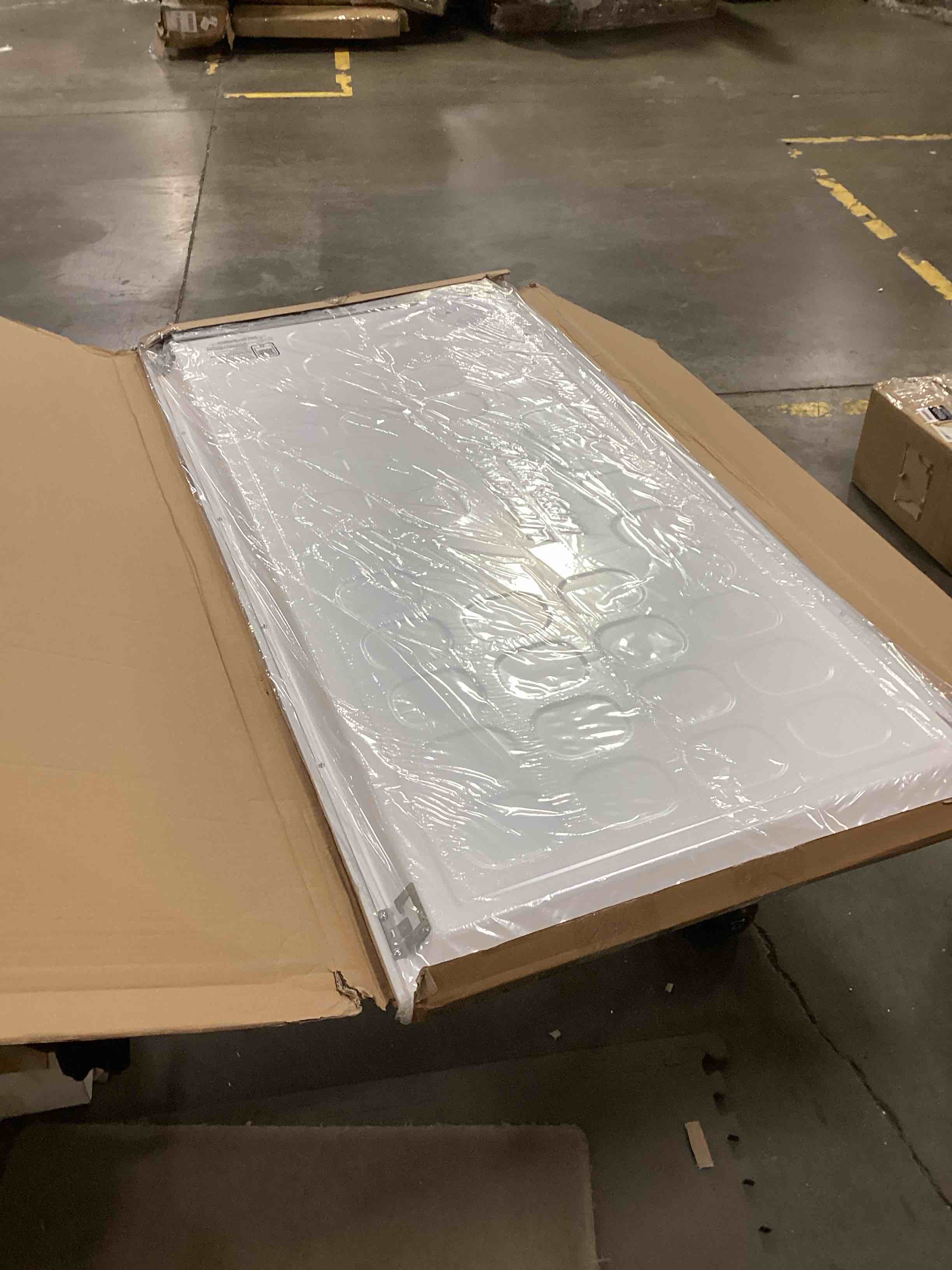 https://s3.amazonaws.com/lotting-images-prod/bidfta/YEL4082359_1710351679659.jpeg