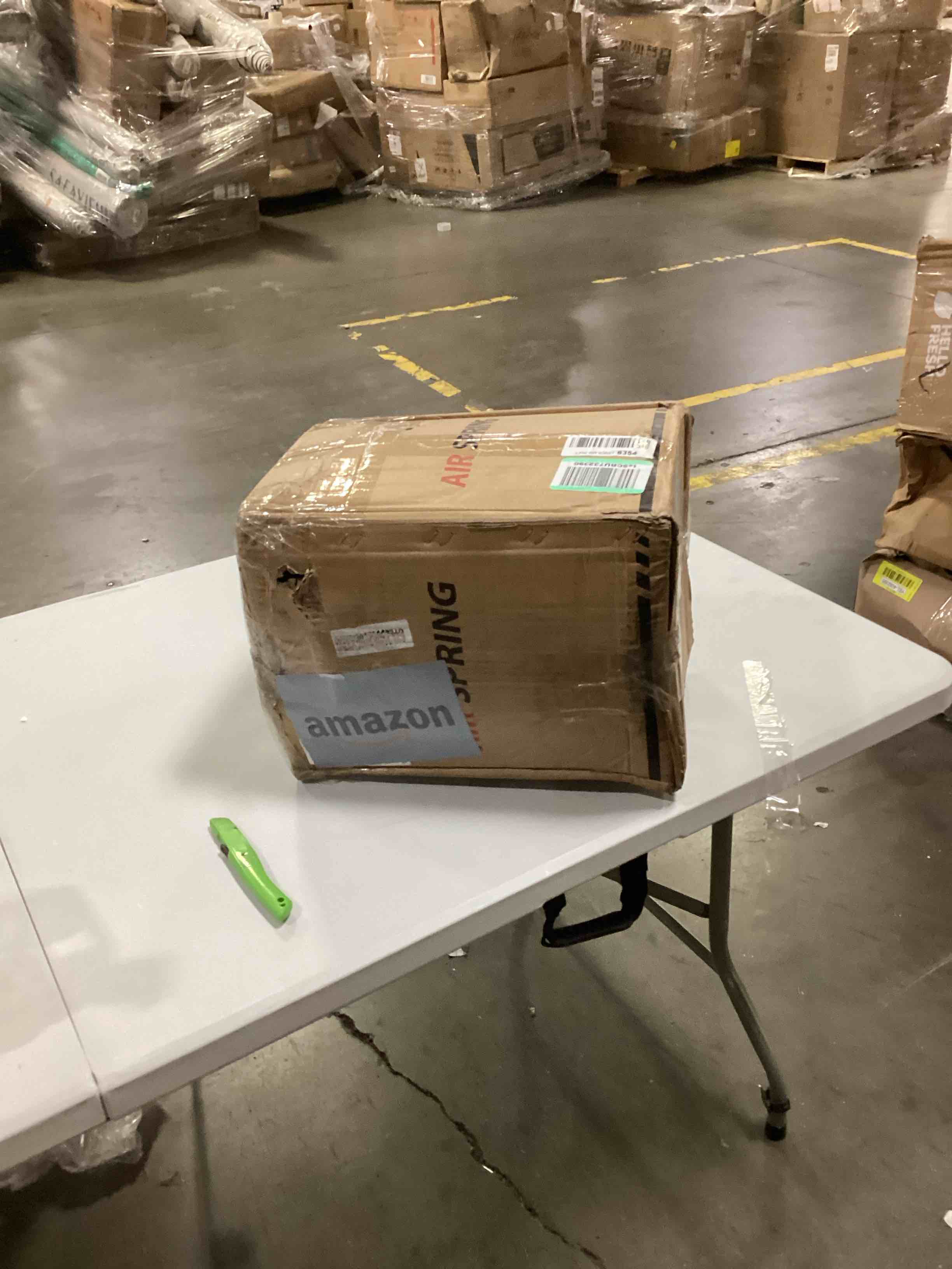 https://s3.amazonaws.com/lotting-images-prod/bidfta/YEL4082462_1710506984836.jpeg