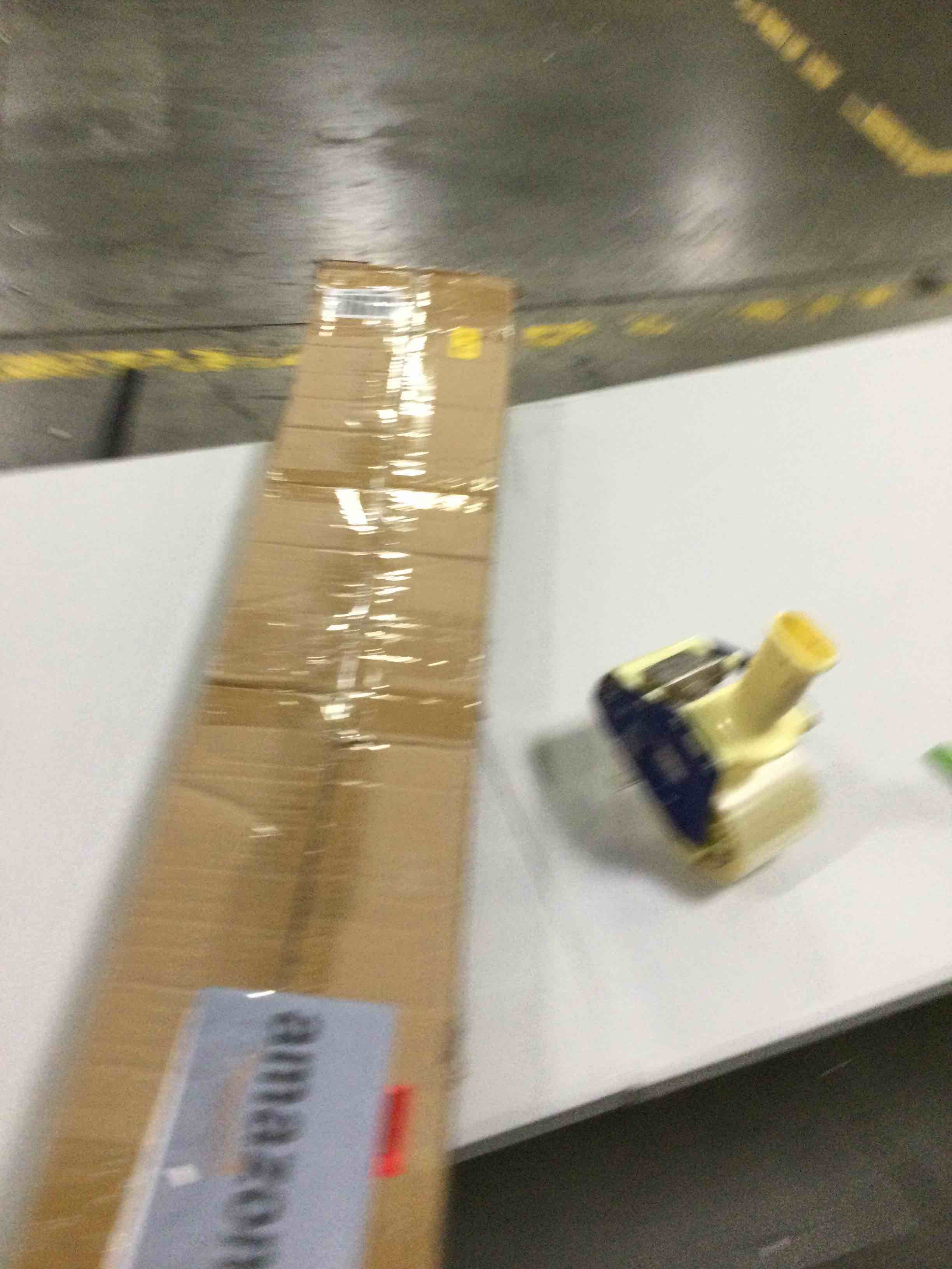 https://s3.amazonaws.com/lotting-images-prod/bidfta/YEL4082502_1710521991042.jpeg