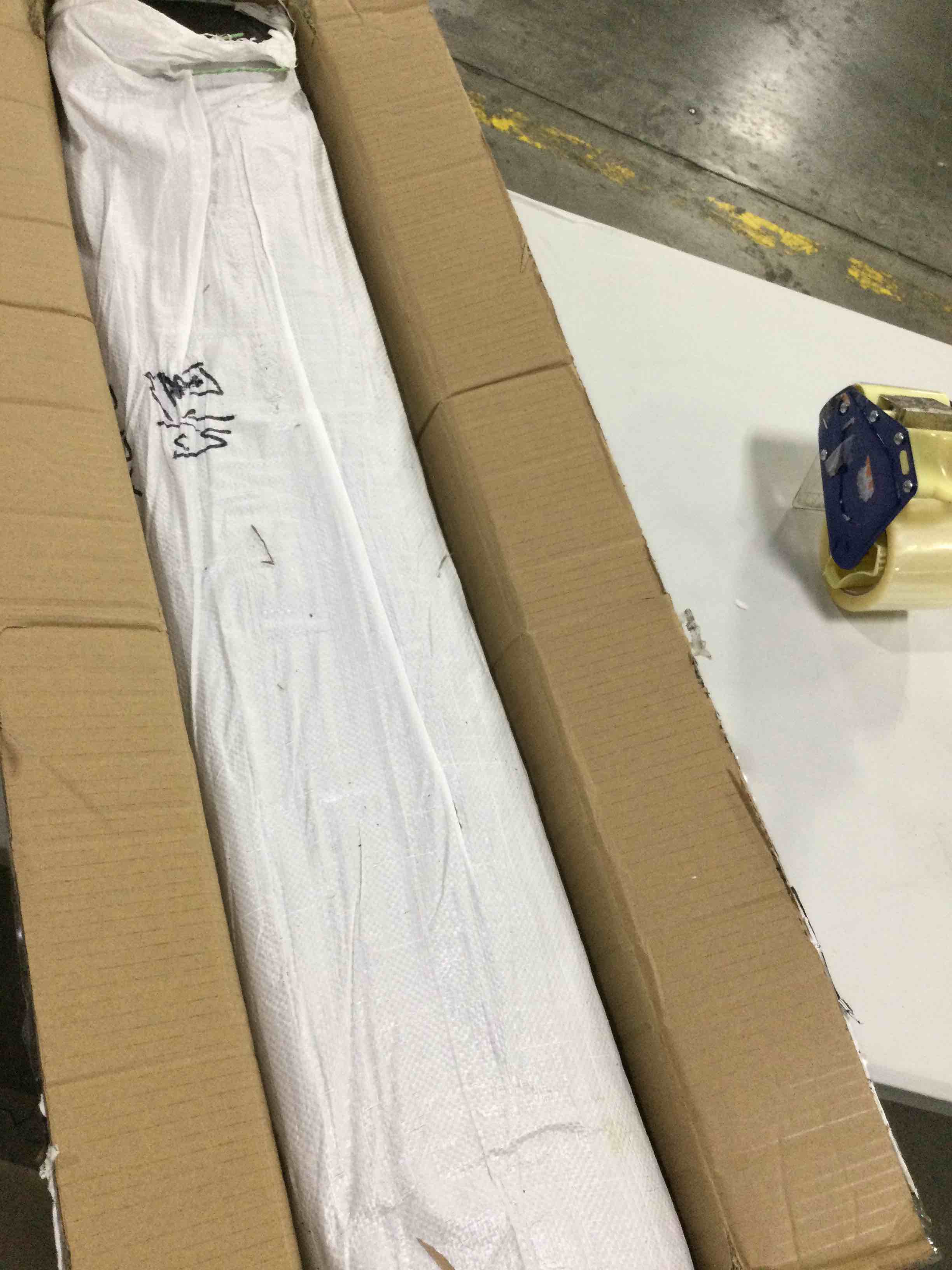 https://s3.amazonaws.com/lotting-images-prod/bidfta/YEL4082502_1710522031739.jpeg