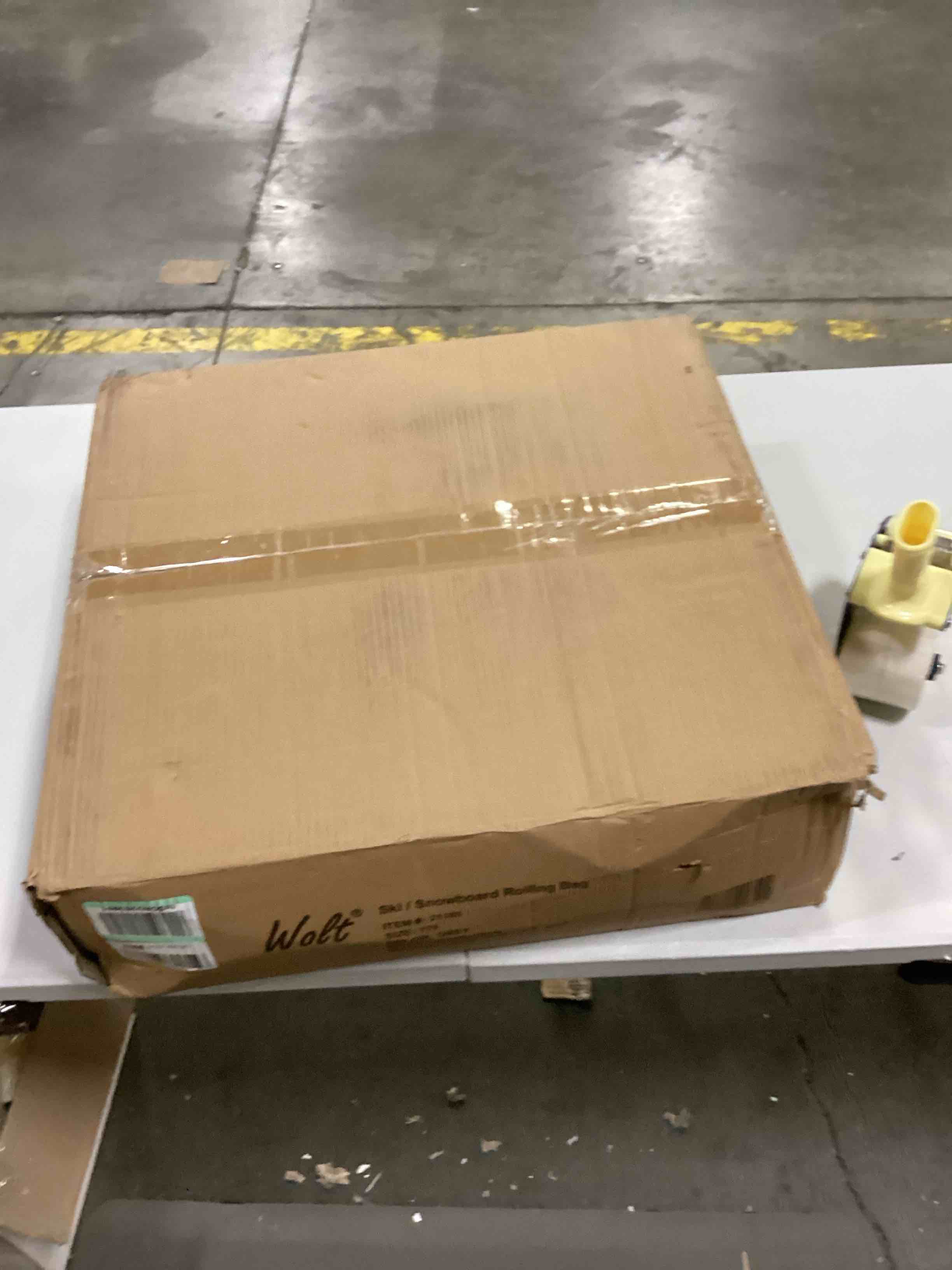 https://s3.amazonaws.com/lotting-images-prod/bidfta/YEL4082546_1710600023310.jpeg