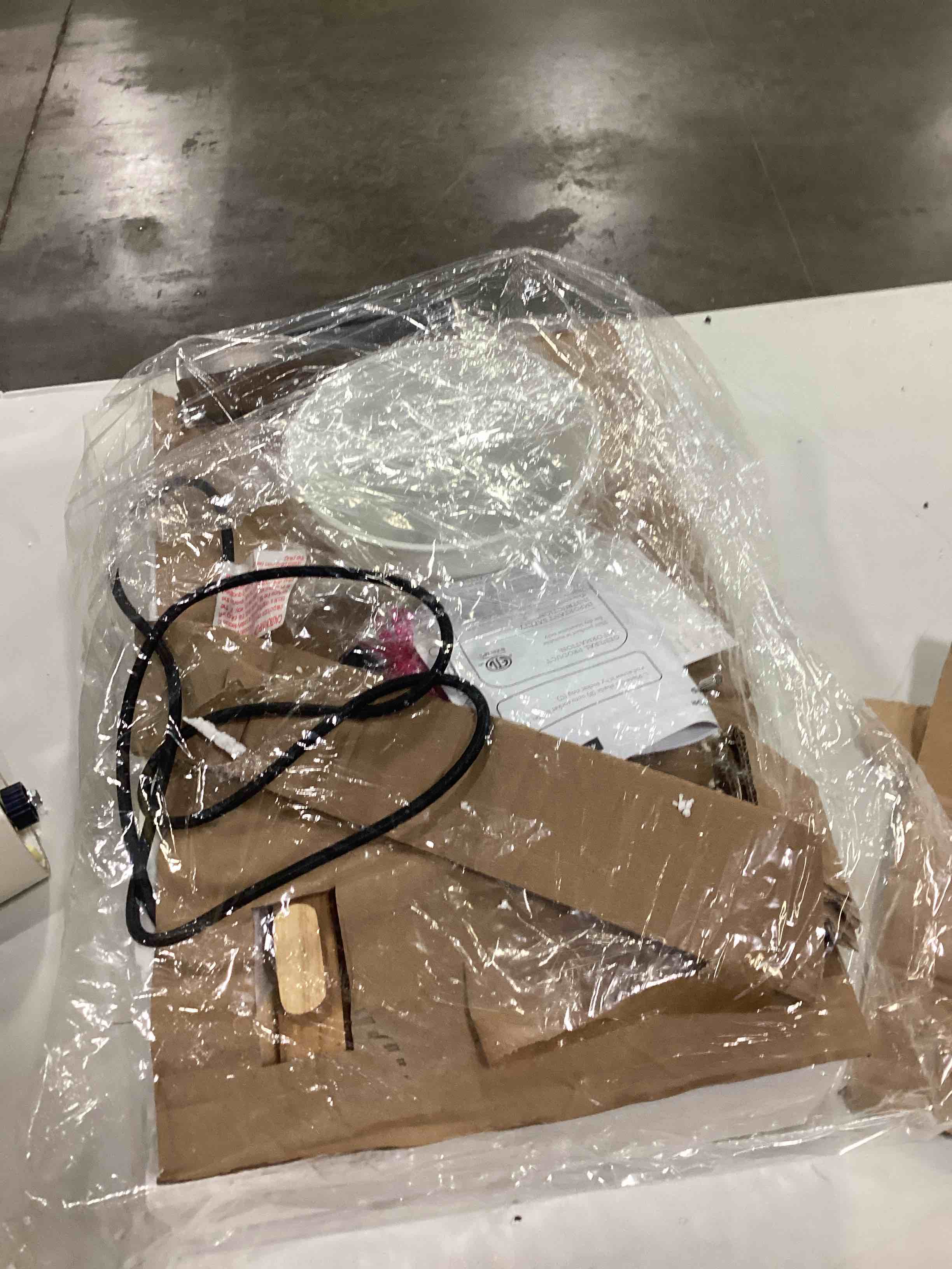 https://s3.amazonaws.com/lotting-images-prod/bidfta/YEL4082659_1710859451331.jpeg