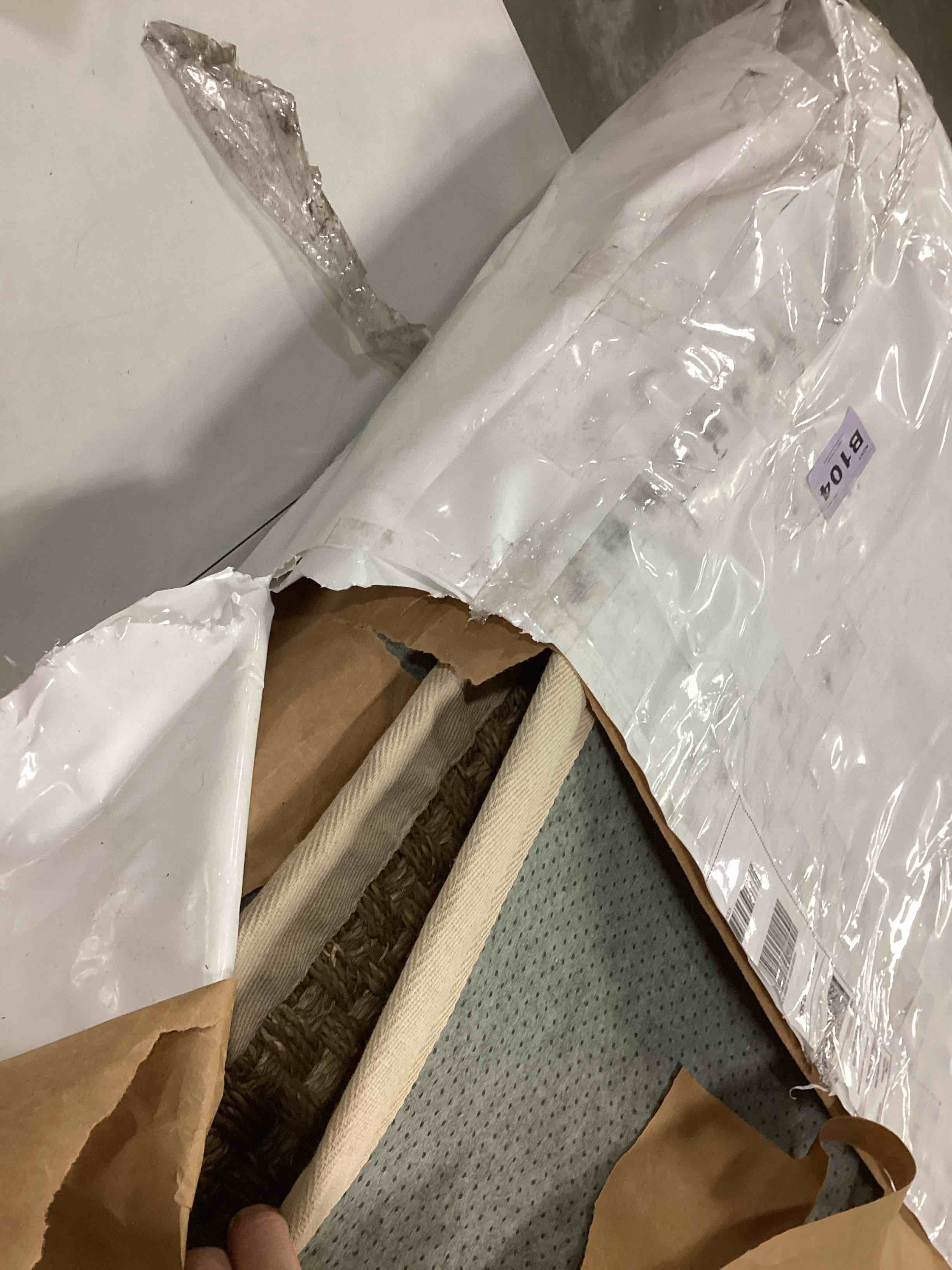 https://s3.amazonaws.com/lotting-images-prod/bidfta/YEL4082689_1710944511700.jpeg