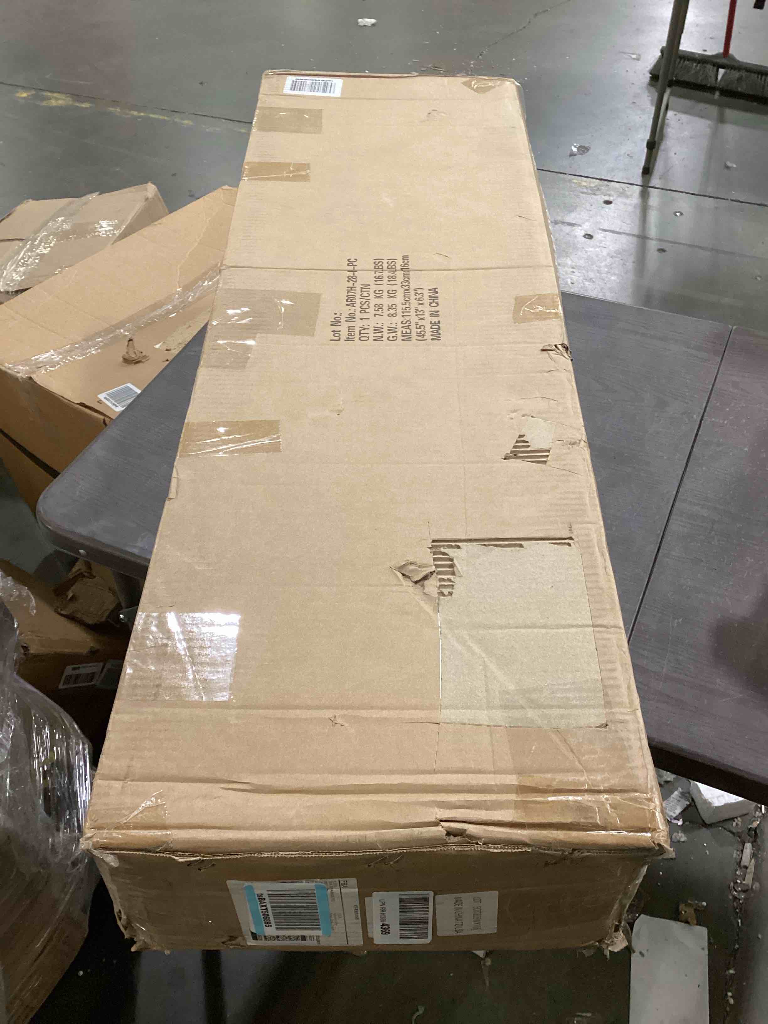 https://s3.amazonaws.com/lotting-images-prod/bidfta/YEL4083510_1709641413169.jpeg