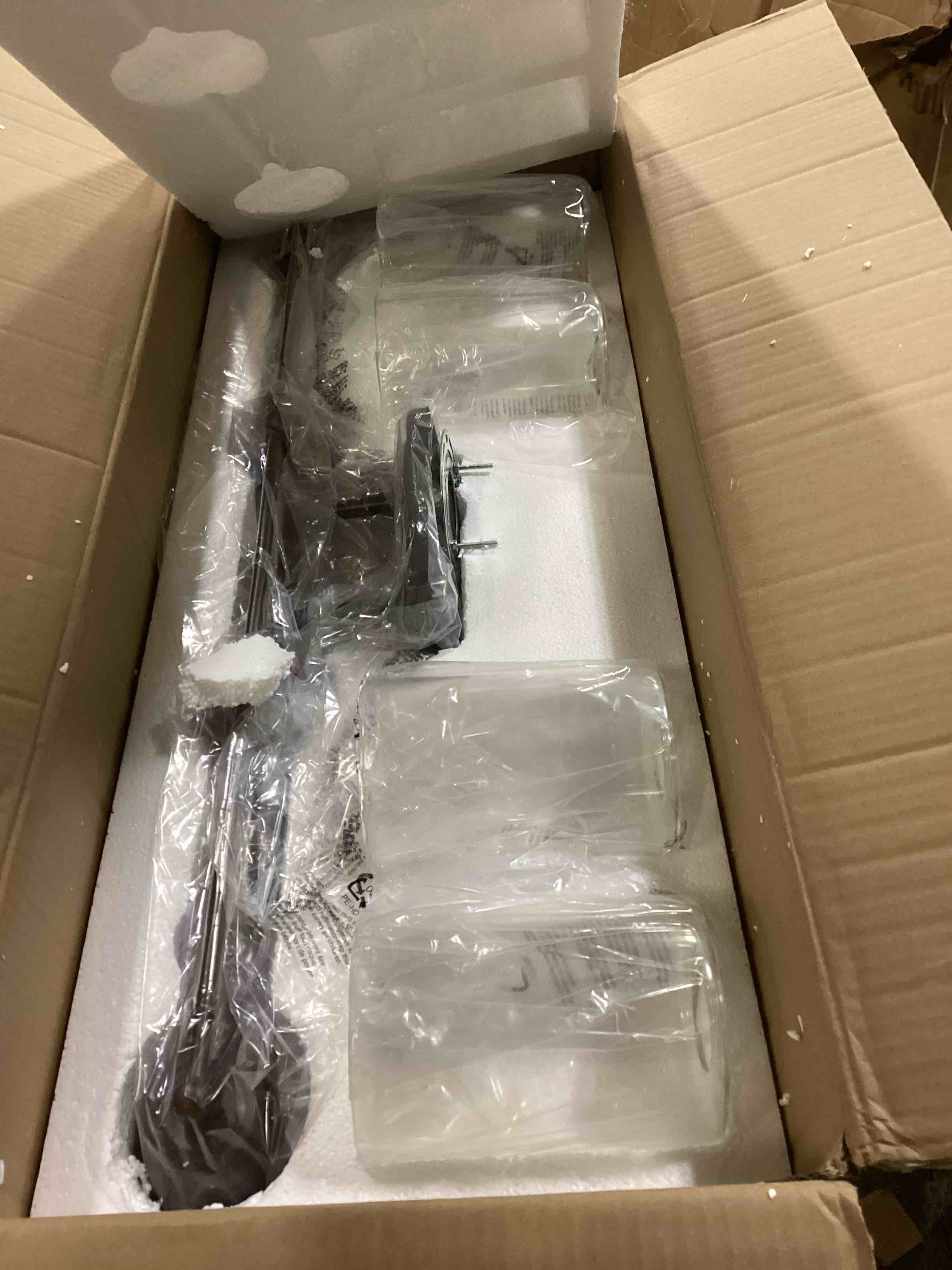 https://s3.amazonaws.com/lotting-images-prod/bidfta/YEL4083524_1709646444764.jpeg