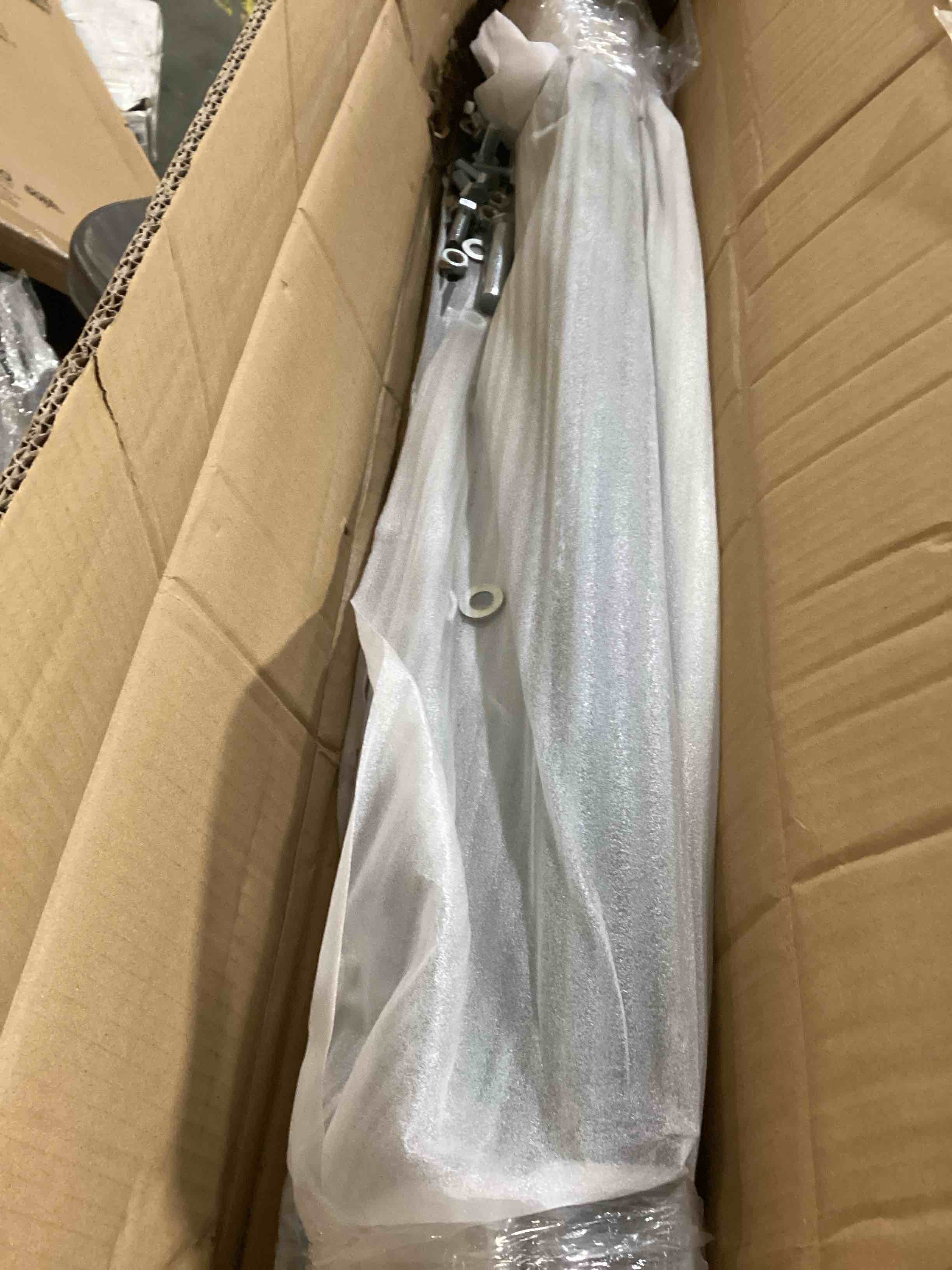 https://s3.amazonaws.com/lotting-images-prod/bidfta/YEL4083526_1709646741682.jpeg