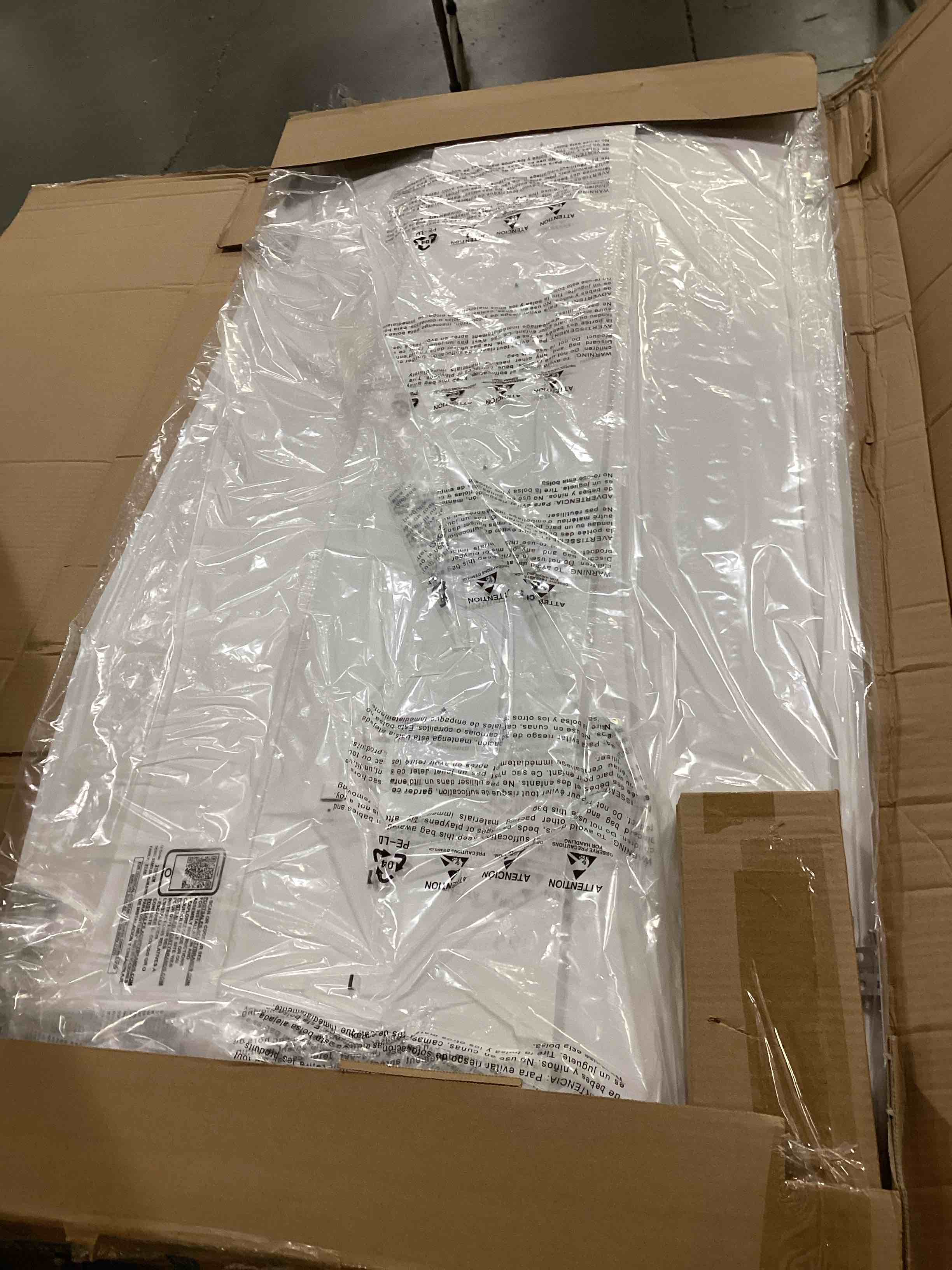 https://s3.amazonaws.com/lotting-images-prod/bidfta/YEL4083558_1709656497336.jpeg