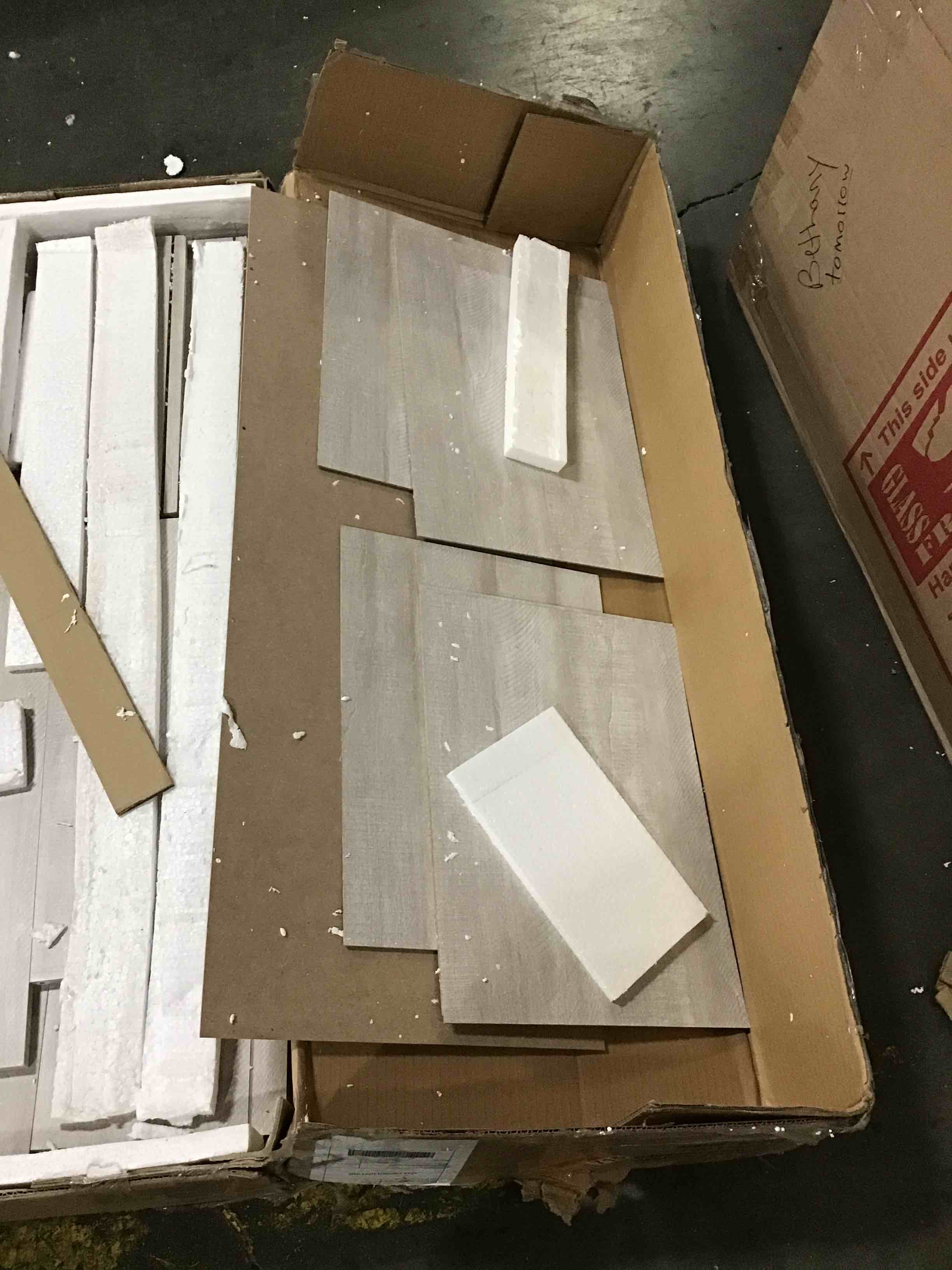 https://s3.amazonaws.com/lotting-images-prod/bidfta/YEL4084657_1712329176769.jpeg
