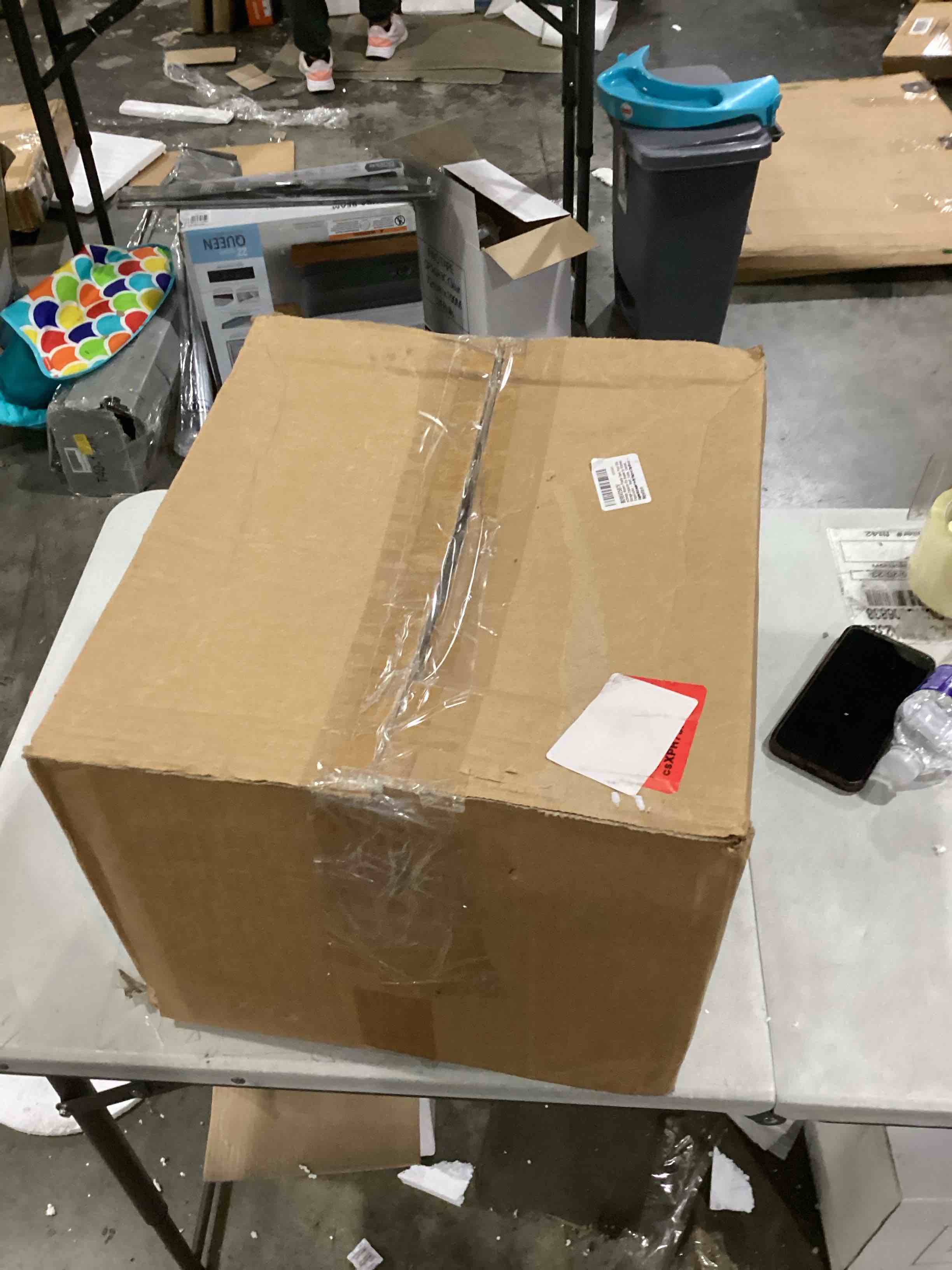 https://s3.amazonaws.com/lotting-images-prod/bidfta/YEL4085019_1709232007099.jpeg