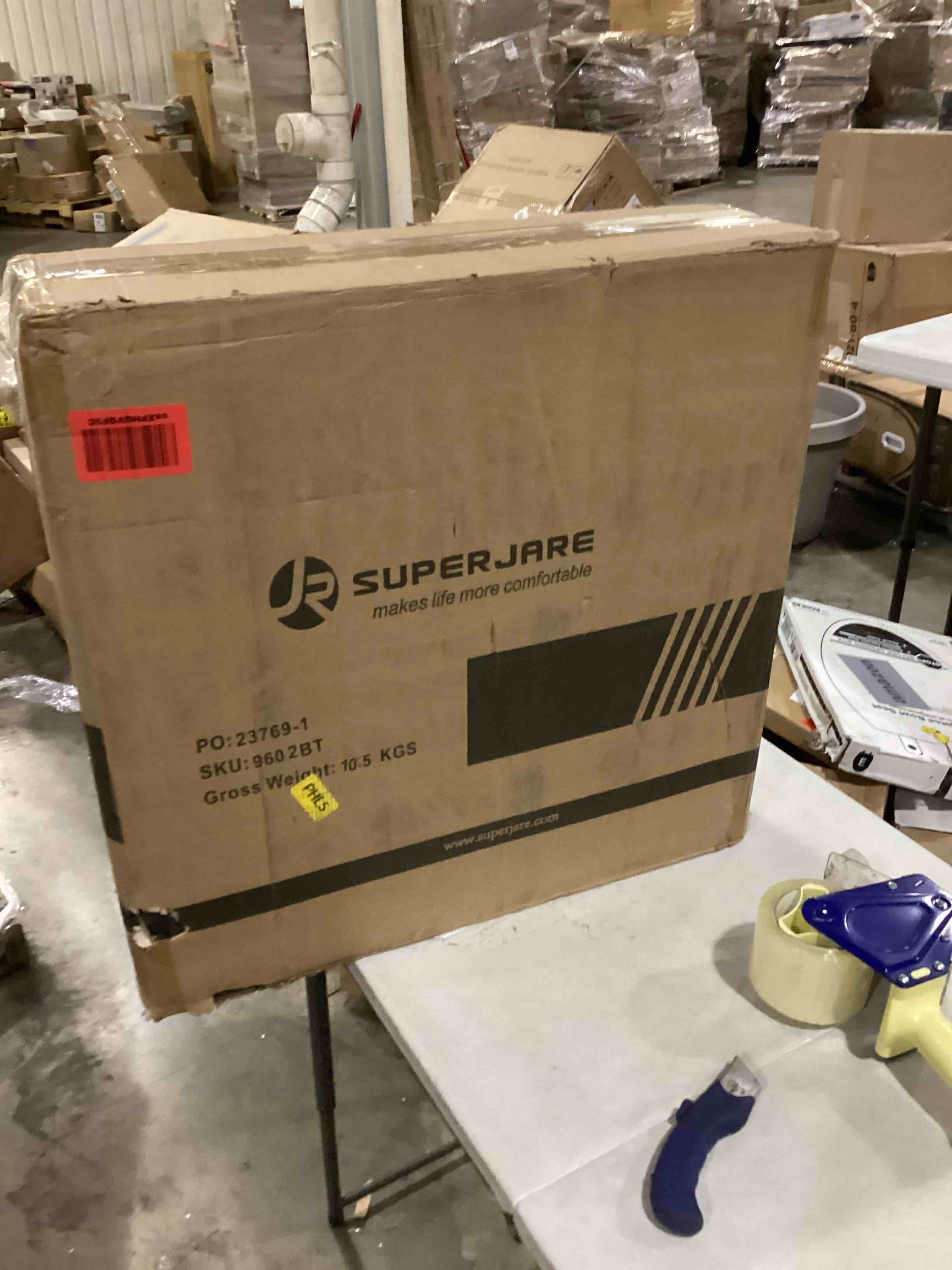 https://s3.amazonaws.com/lotting-images-prod/bidfta/YEL4085294_1709582141818.jpeg