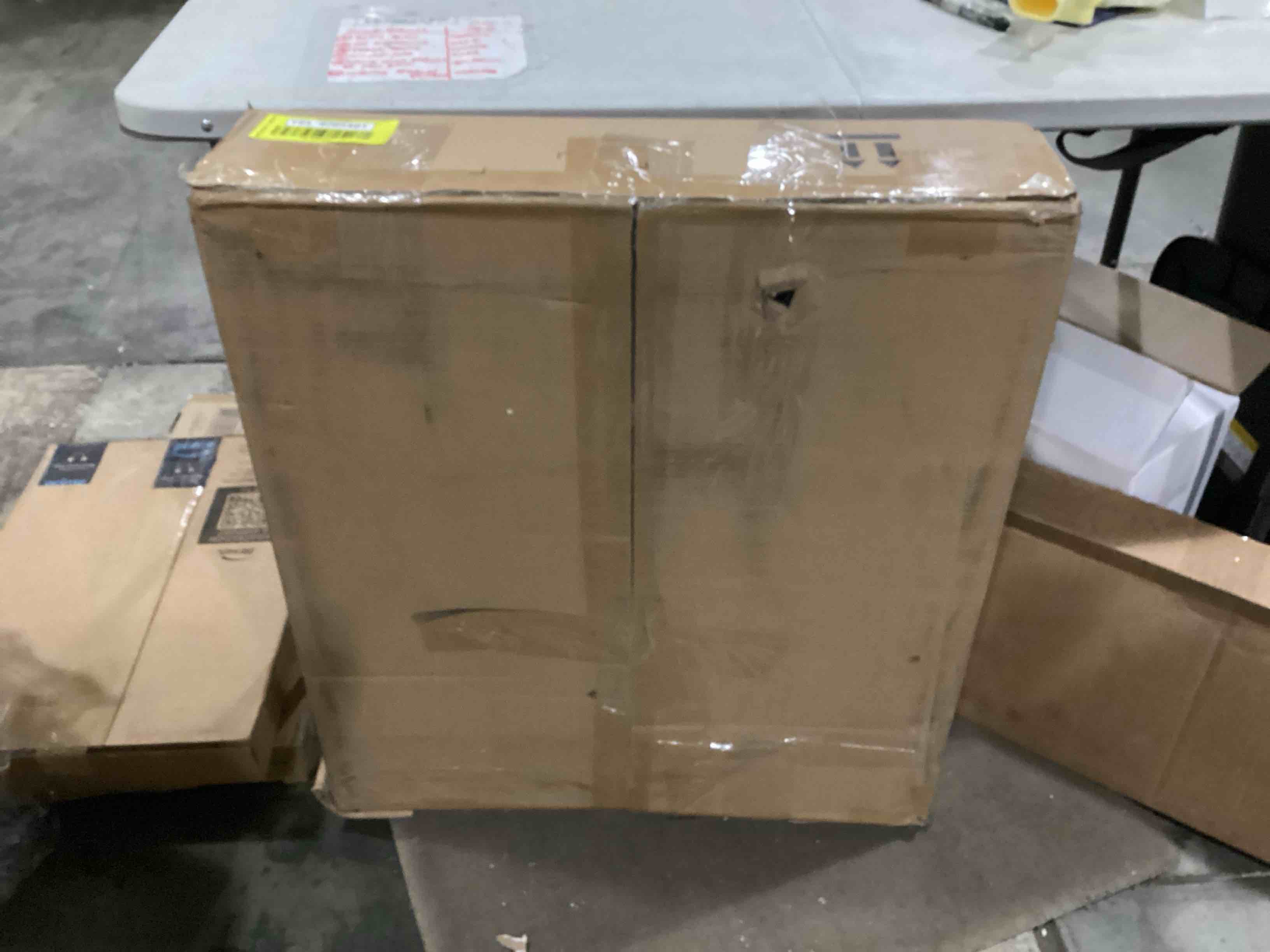https://s3.amazonaws.com/lotting-images-prod/bidfta/YEL4085491_1709754591838.jpeg