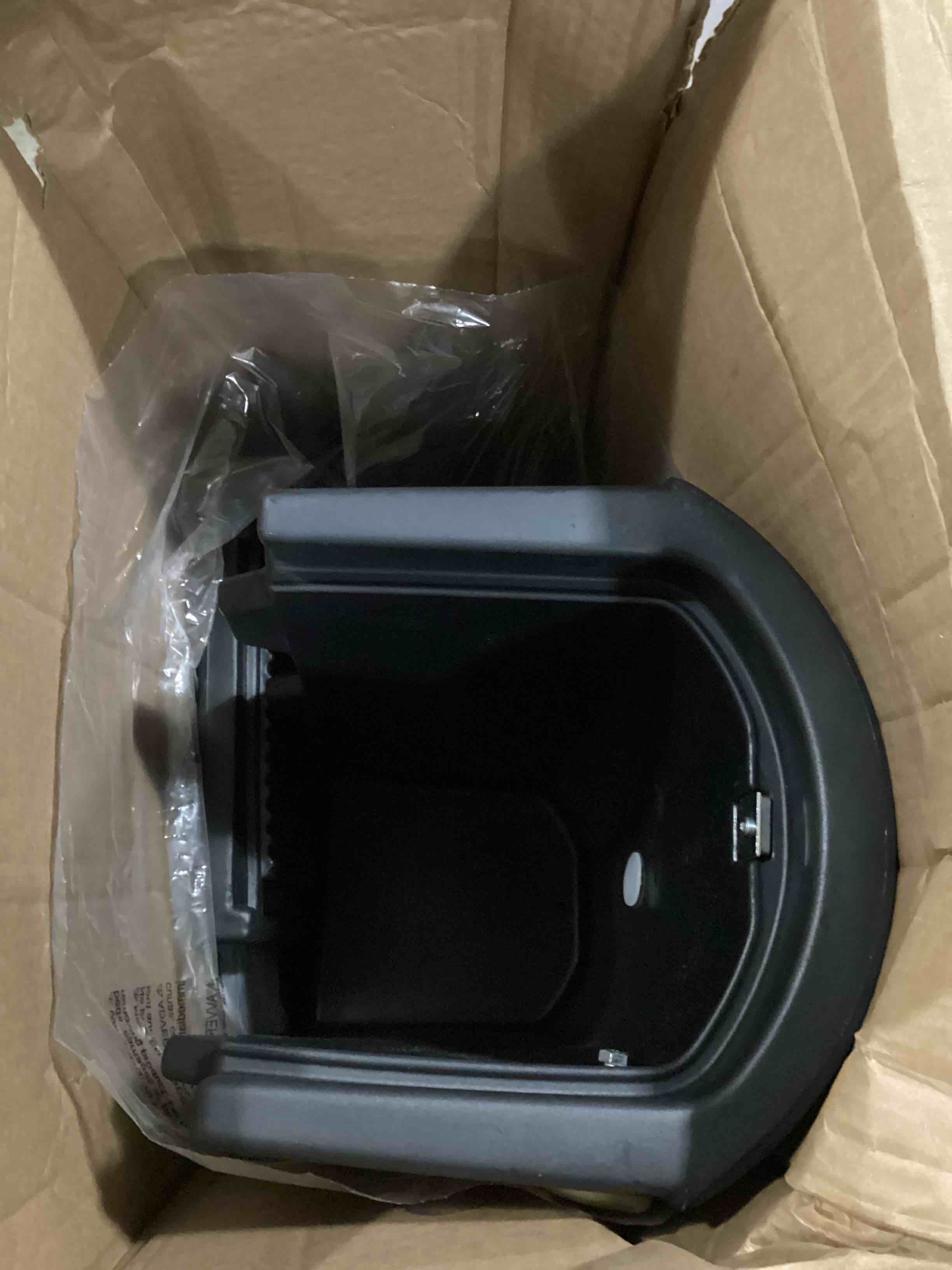 https://s3.amazonaws.com/lotting-images-prod/bidfta/YEL4085674_1709921022922.jpeg