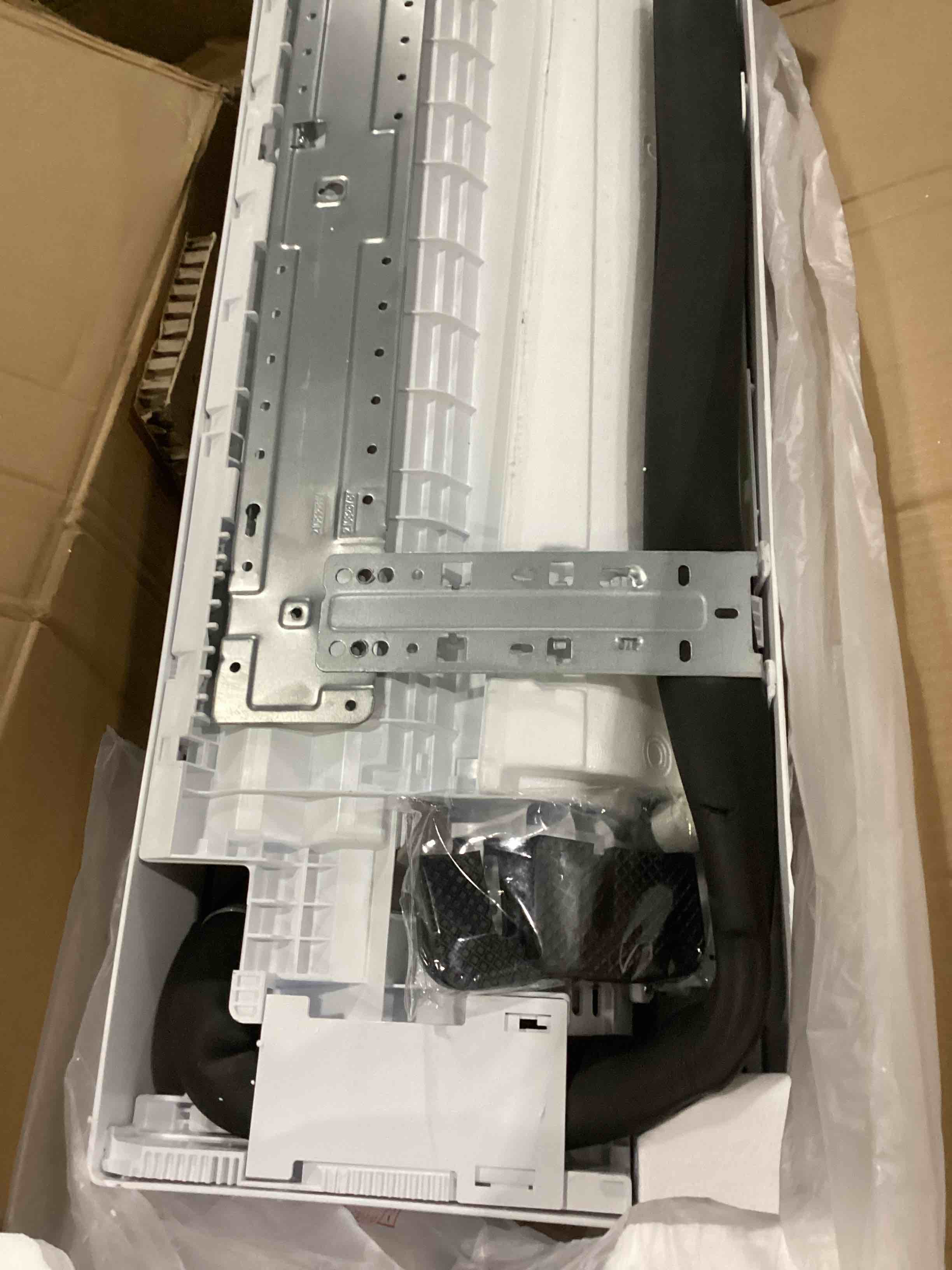 https://s3.amazonaws.com/lotting-images-prod/bidfta/YEL4085708_1709990932157.jpeg