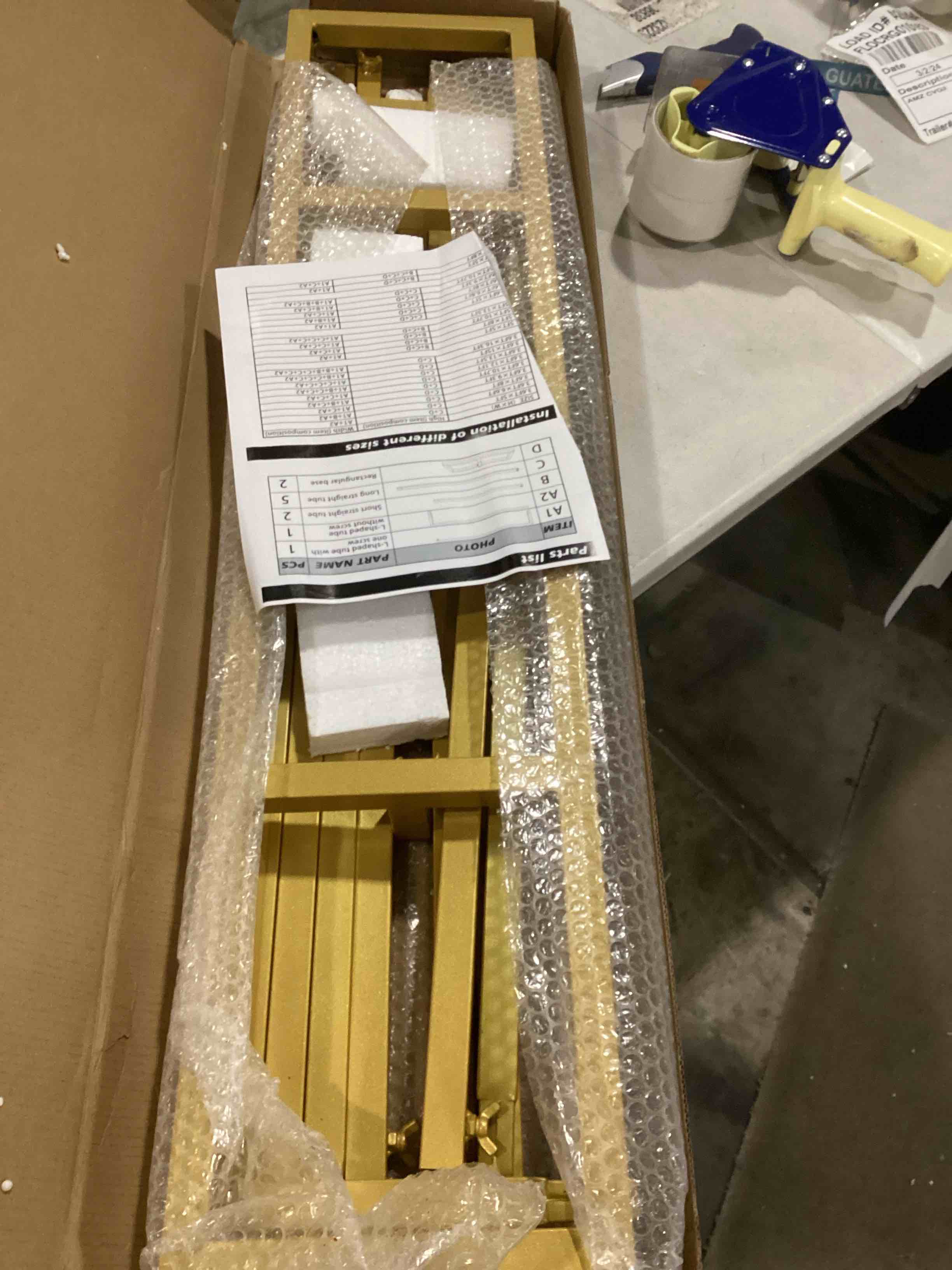 https://s3.amazonaws.com/lotting-images-prod/bidfta/YEL4085736_1710001127991.jpeg