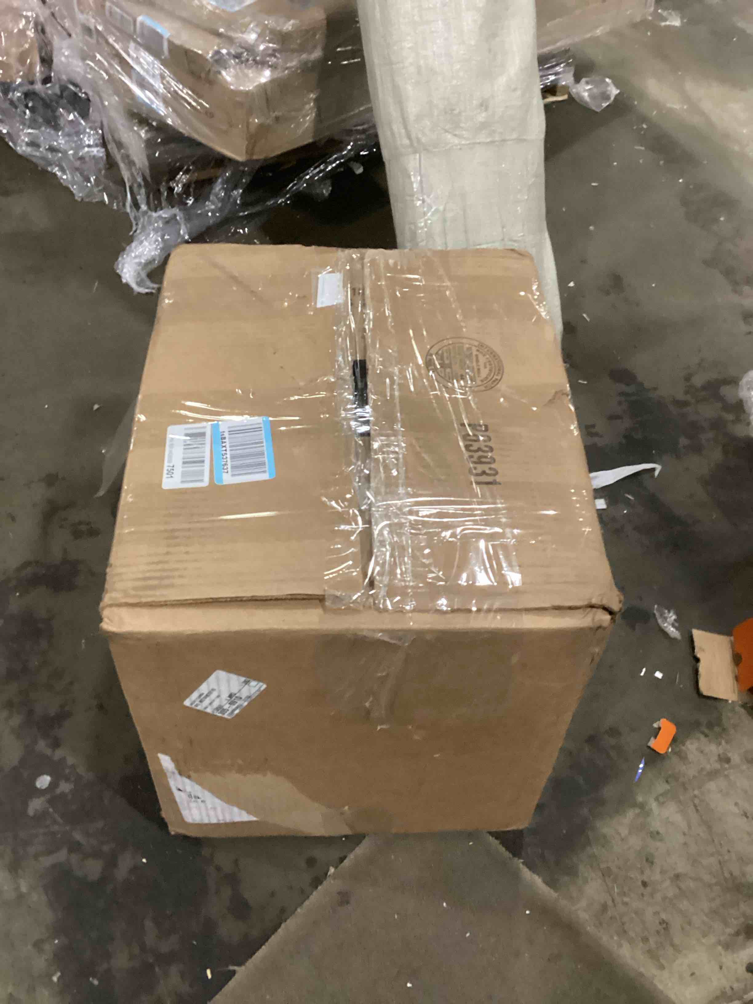 https://s3.amazonaws.com/lotting-images-prod/bidfta/YEL4085750_1710006931385.jpeg