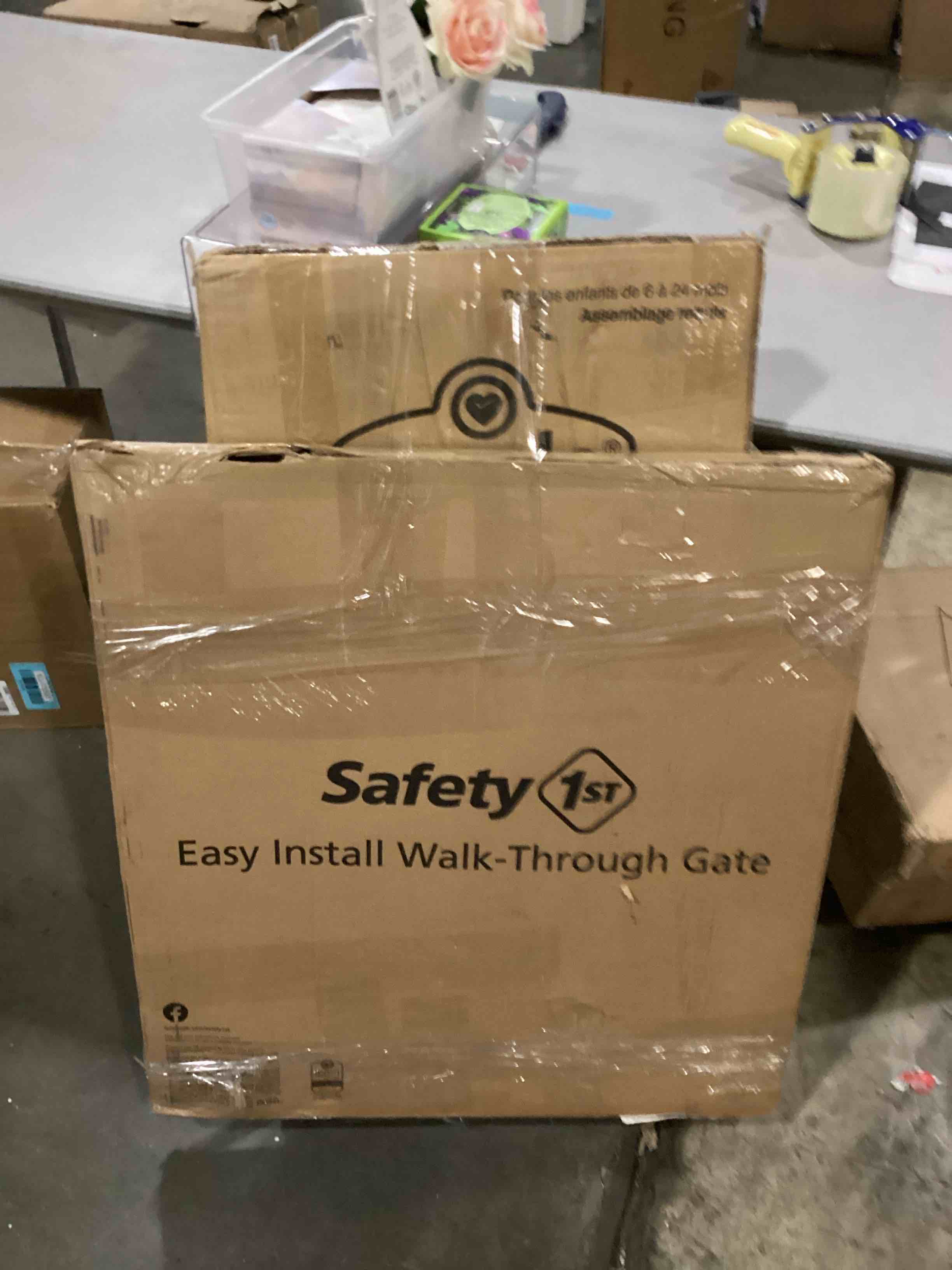 https://s3.amazonaws.com/lotting-images-prod/bidfta/YEL4085900_1710444445027.jpeg