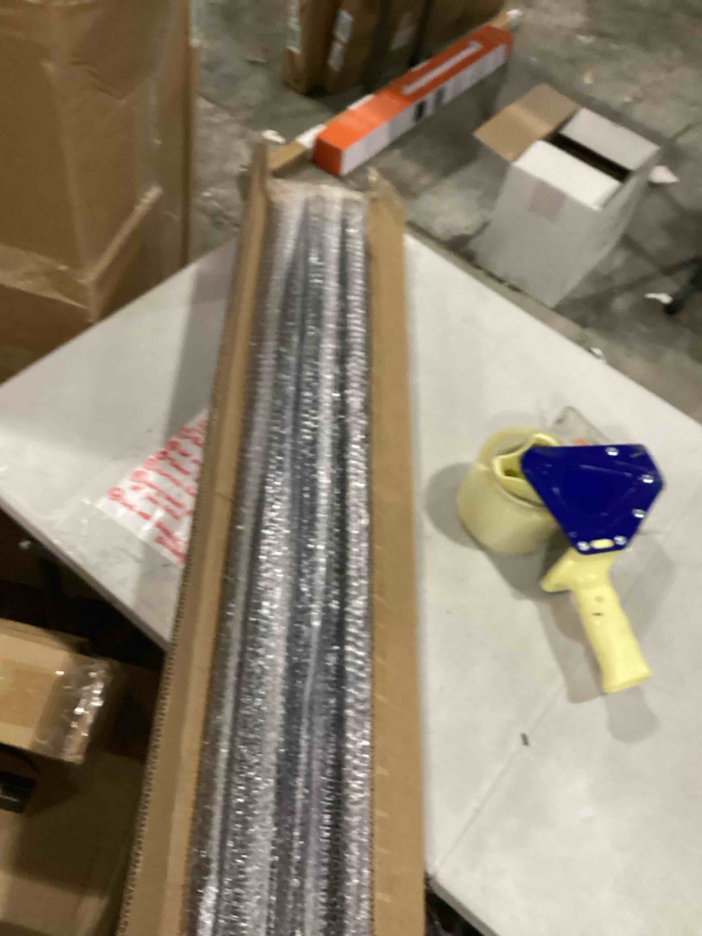 https://s3.amazonaws.com/lotting-images-prod/bidfta/YEL4086024_1710595790247.jpeg
