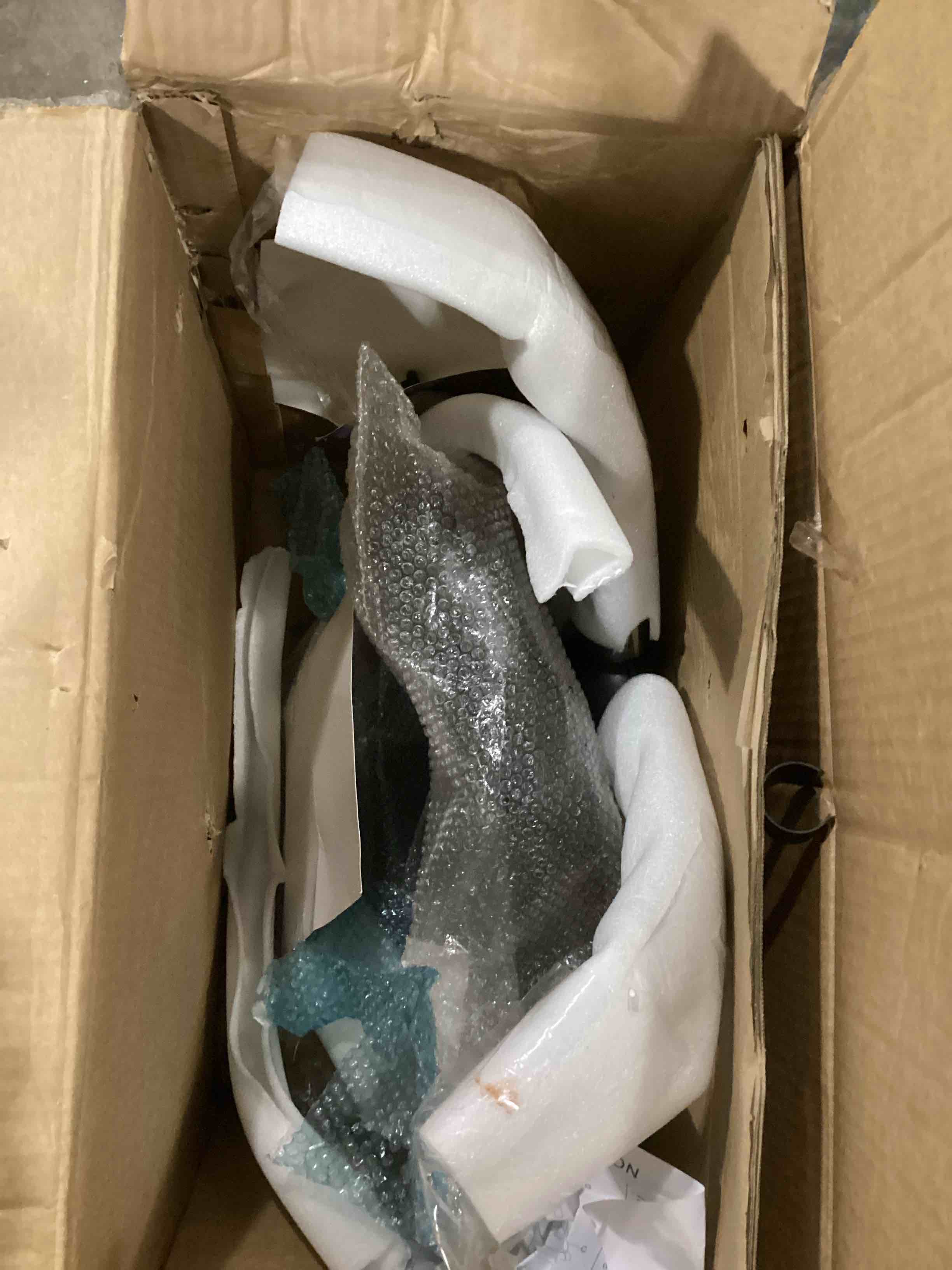 https://s3.amazonaws.com/lotting-images-prod/bidfta/YEL4086202_1710874499806.jpeg