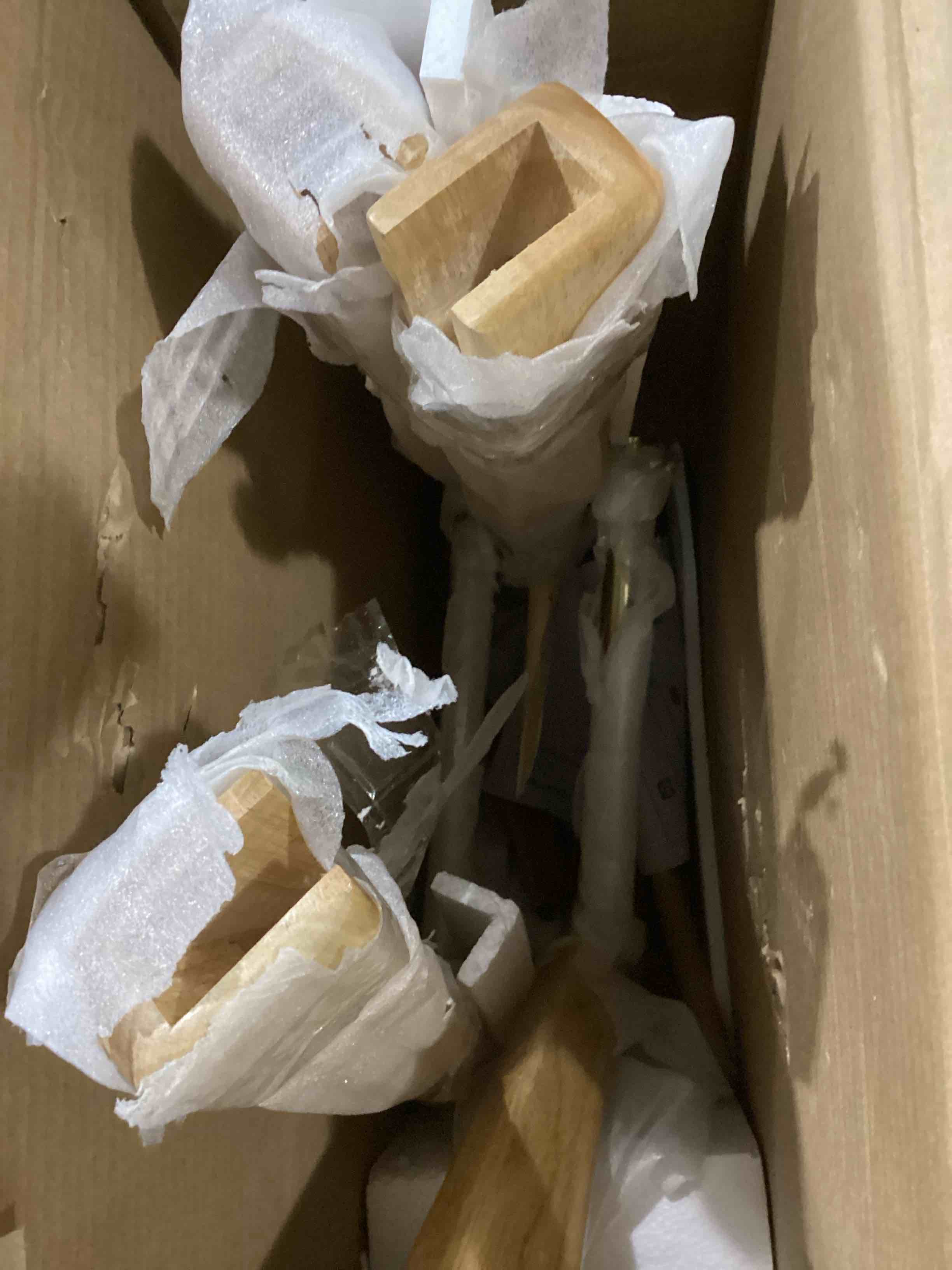 https://s3.amazonaws.com/lotting-images-prod/bidfta/YEL4086397_1711456237115.jpeg