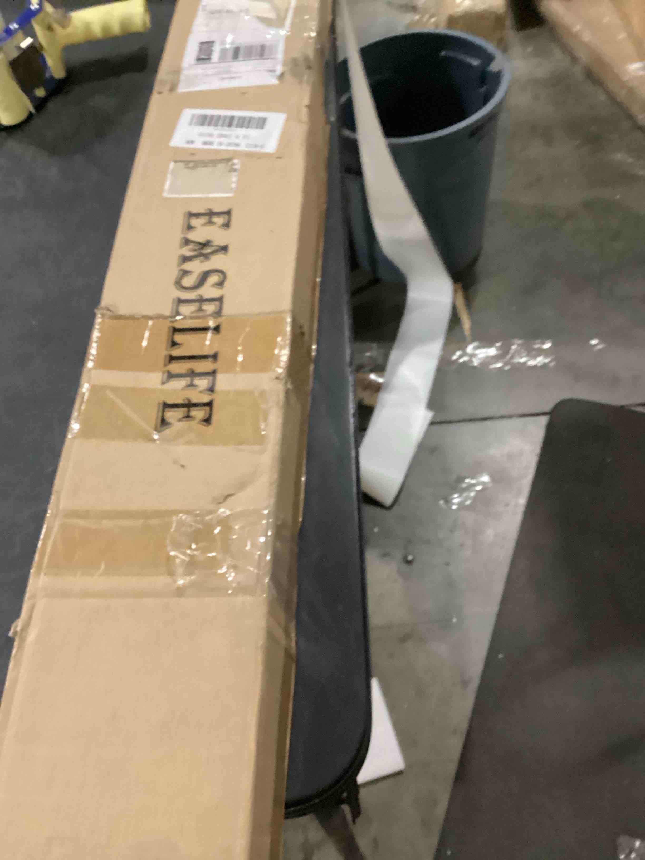 https://s3.amazonaws.com/lotting-images-prod/bidfta/YEL4086535_1709563000232.jpeg