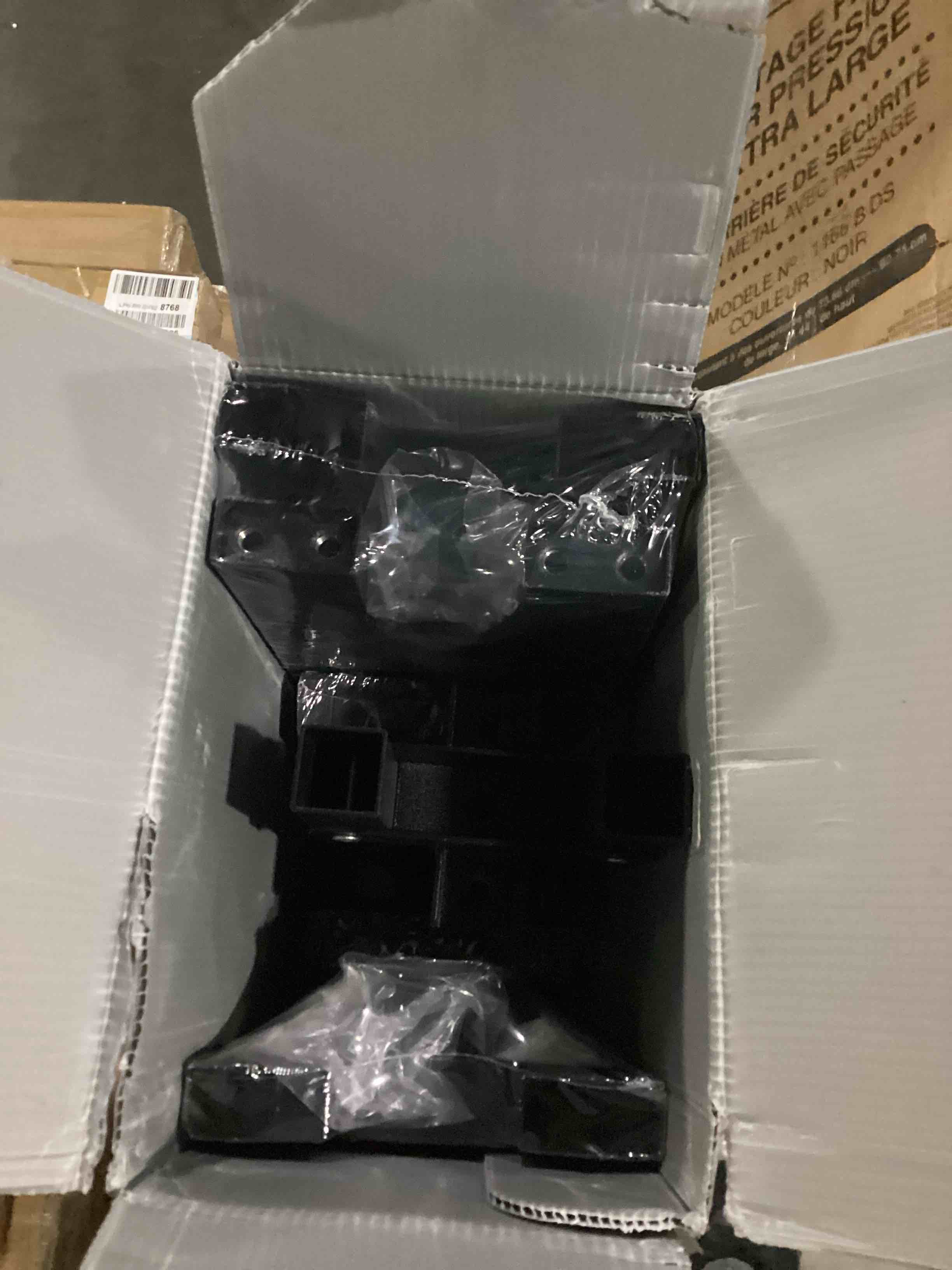 https://s3.amazonaws.com/lotting-images-prod/bidfta/YEL4086610_1709642661243.jpeg