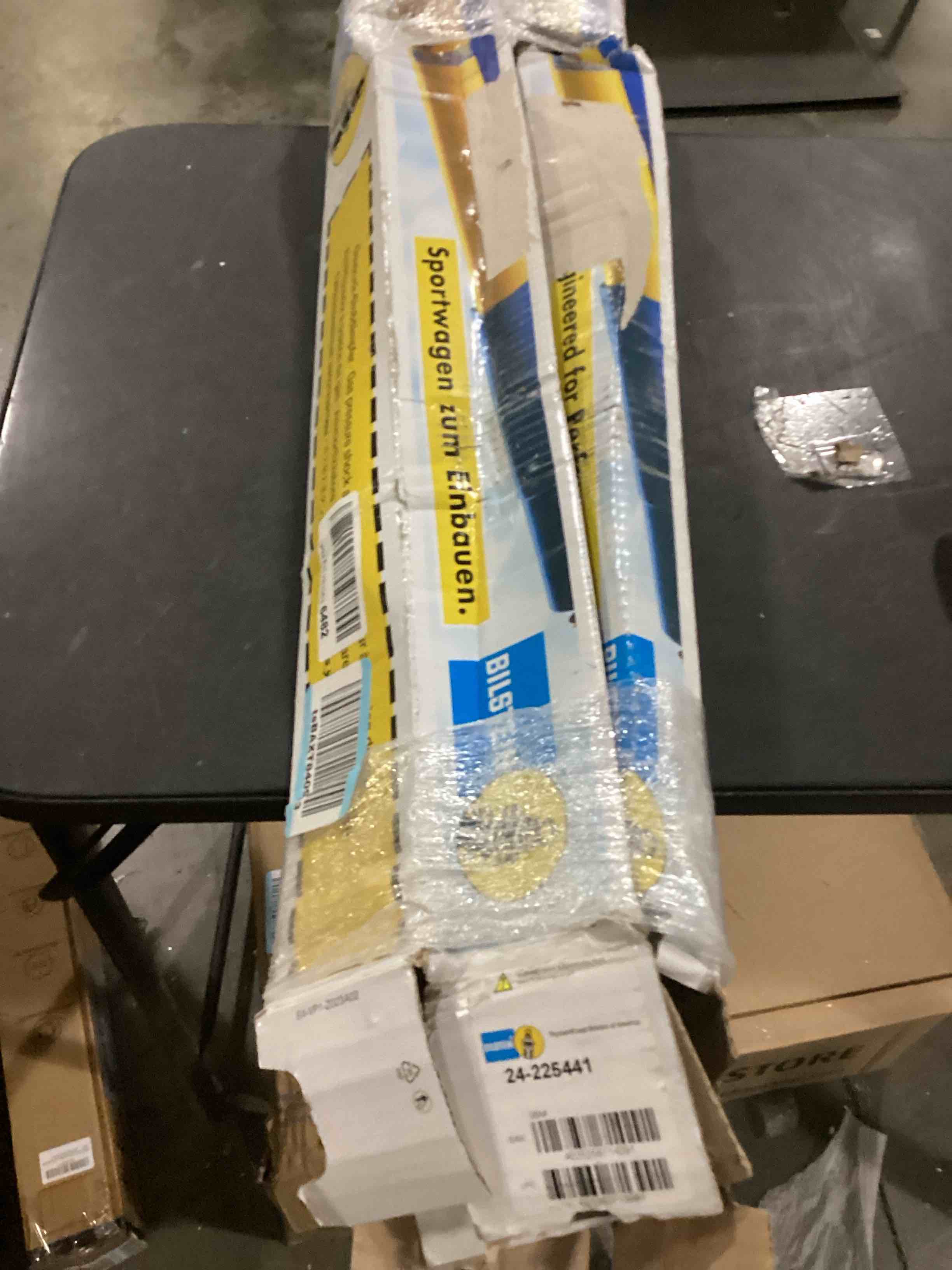 https://s3.amazonaws.com/lotting-images-prod/bidfta/YEL4086927_1709913503421.jpeg