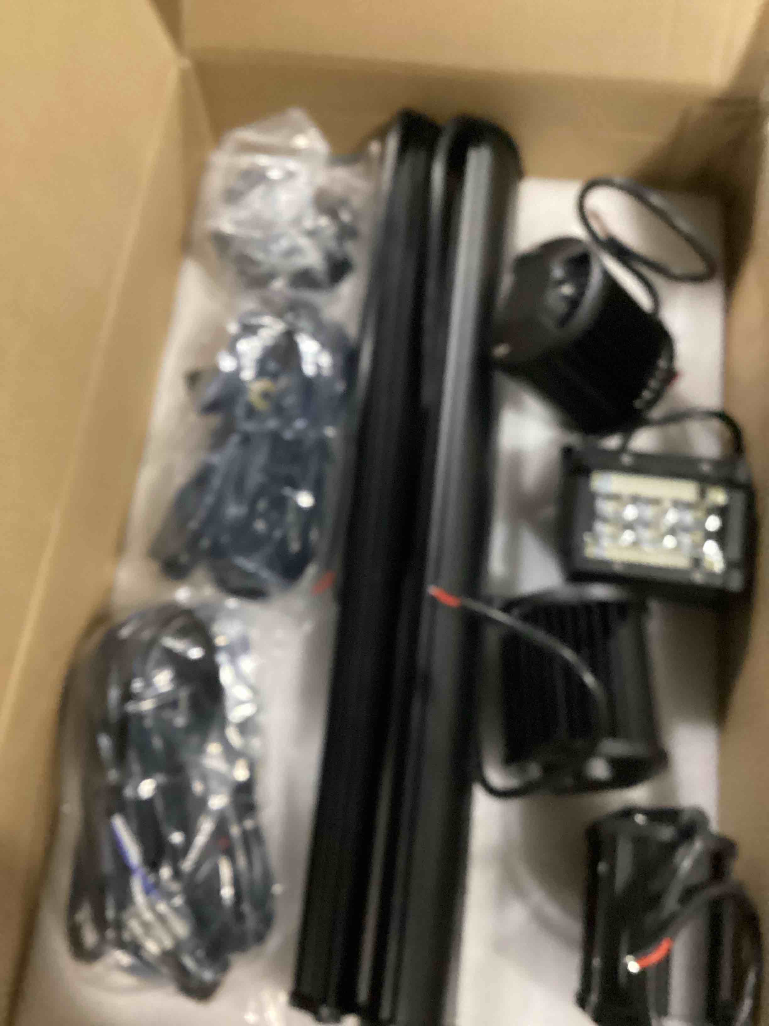 https://s3.amazonaws.com/lotting-images-prod/bidfta/YEL4087053_1710157572201.jpeg