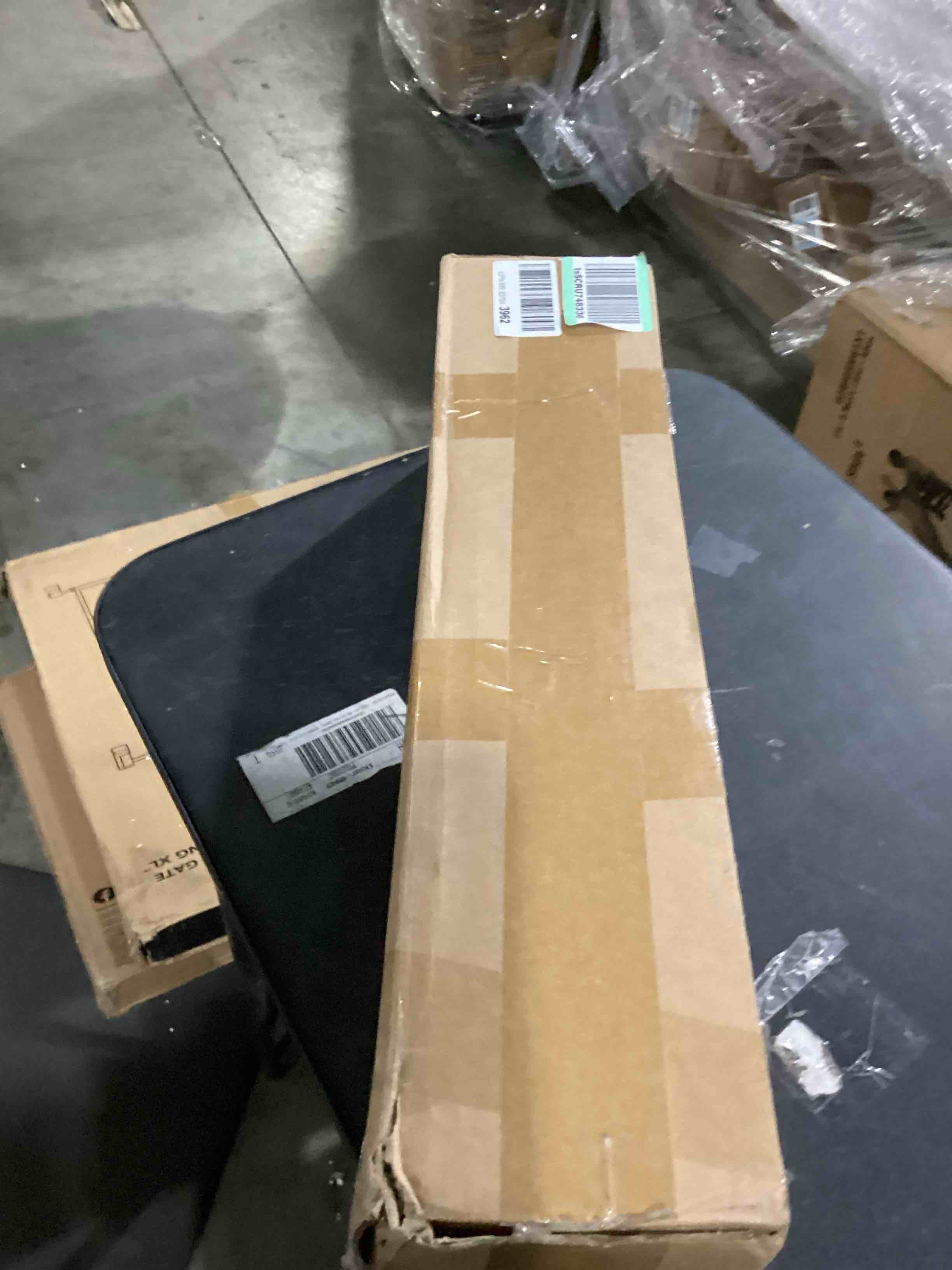 https://s3.amazonaws.com/lotting-images-prod/bidfta/YEL4087066_1710160181883.jpeg