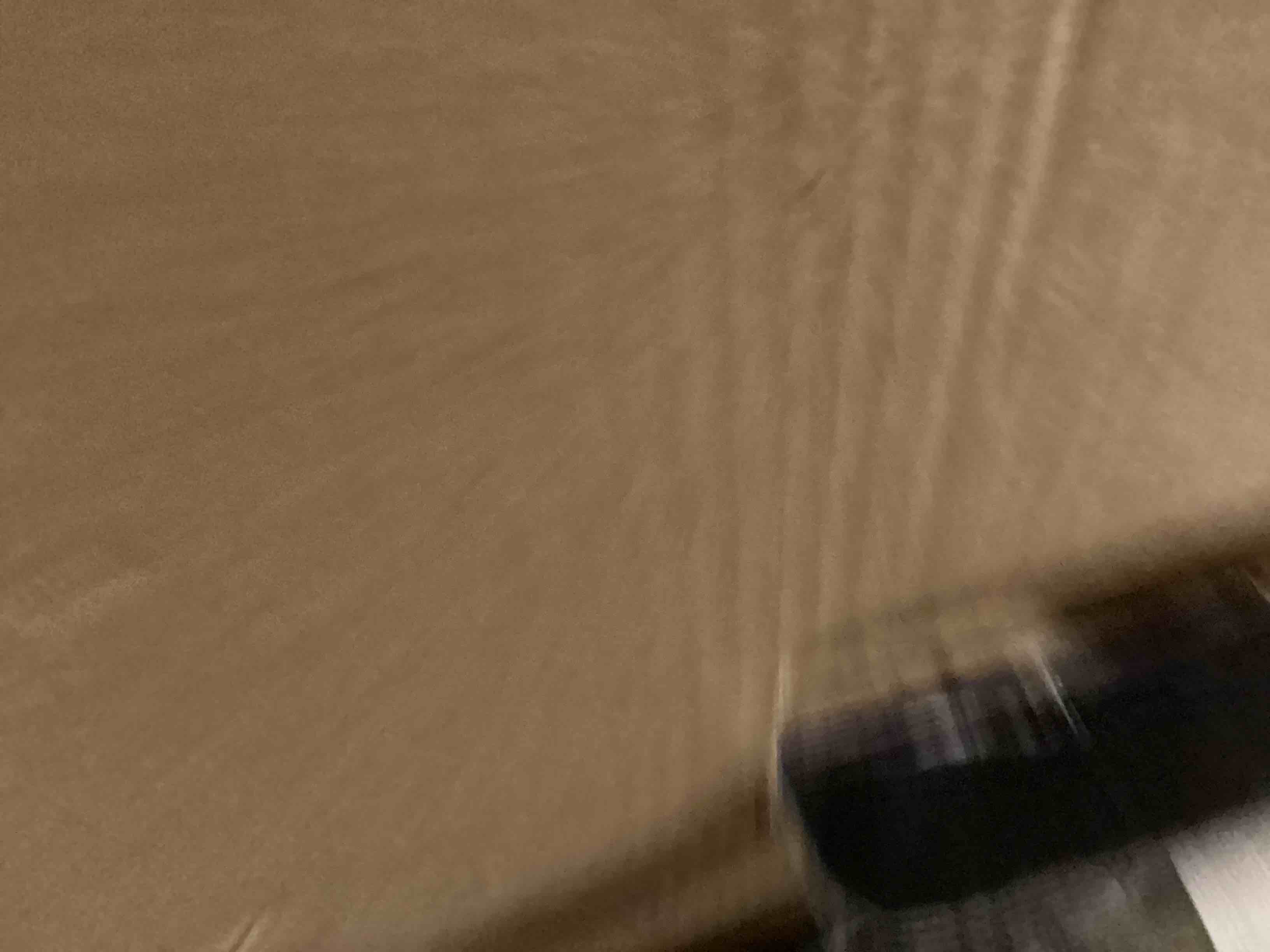 https://s3.amazonaws.com/lotting-images-prod/bidfta/YEL4087242_1710270153210.jpeg