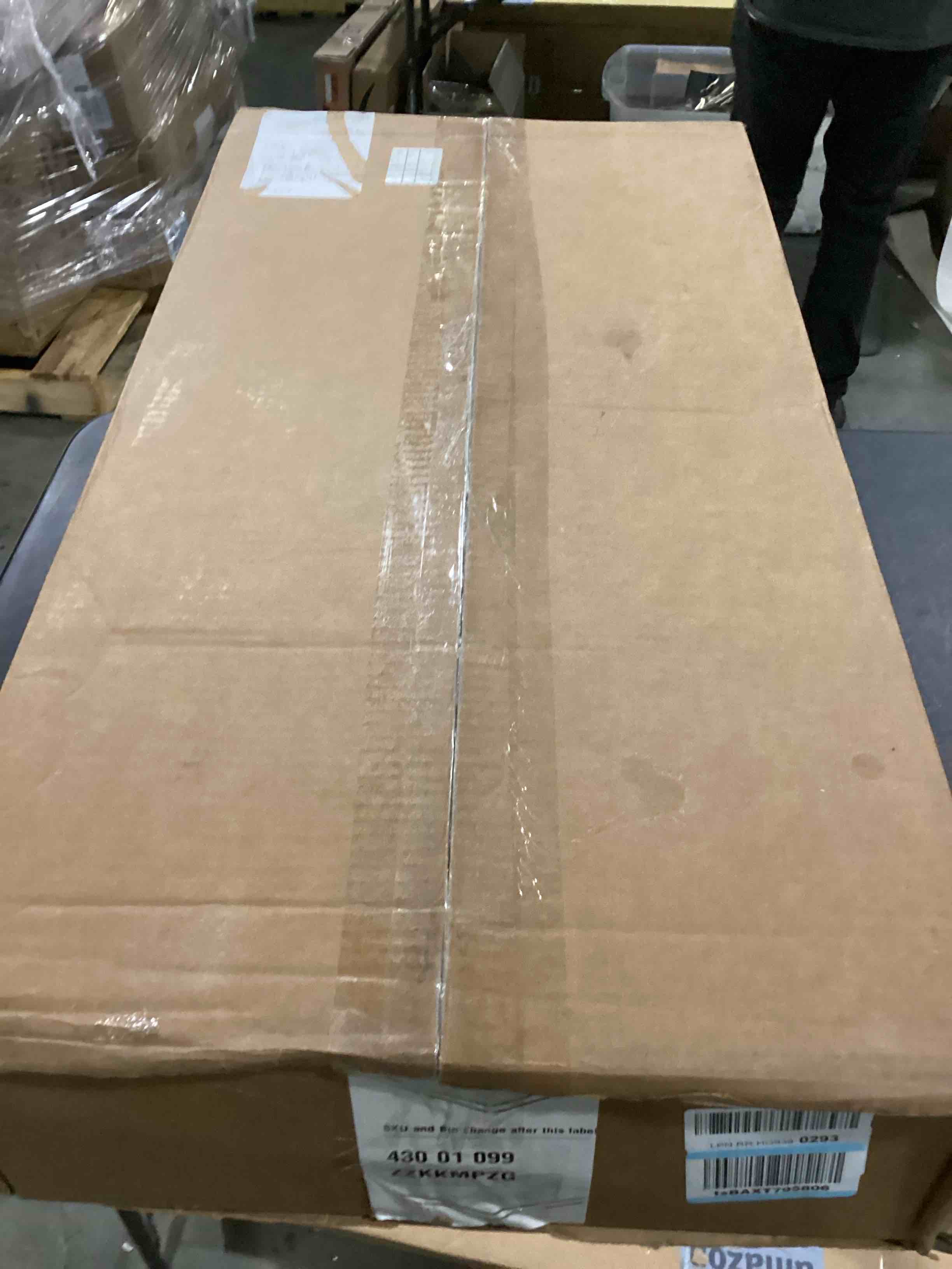 https://s3.amazonaws.com/lotting-images-prod/bidfta/YEL4087338_1710356069906.jpeg