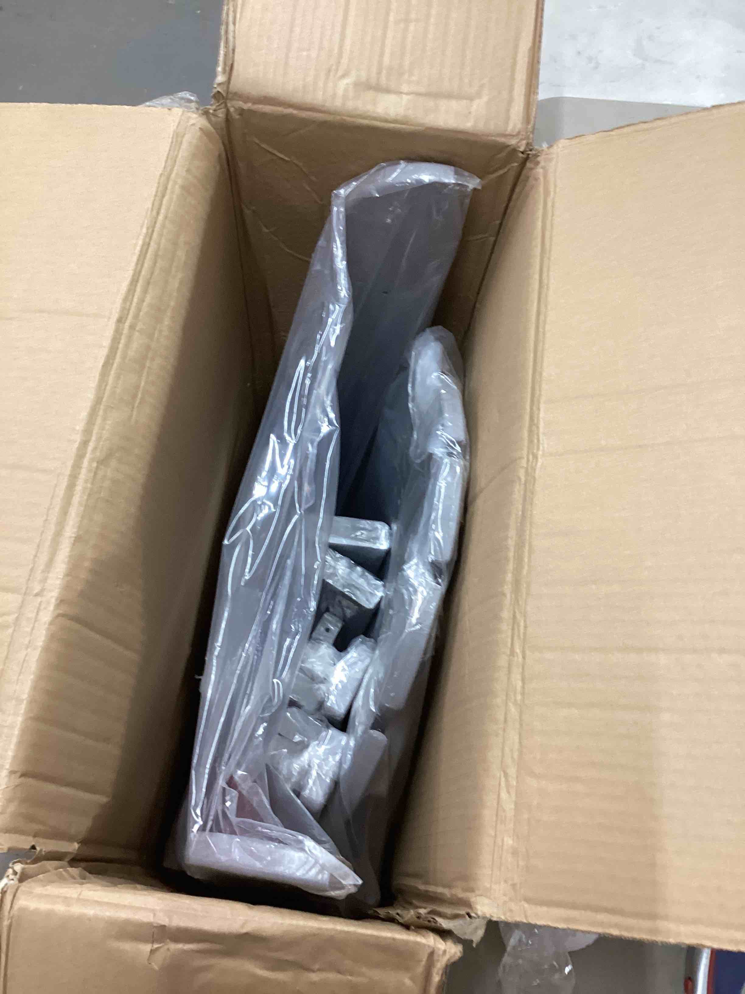 https://s3.amazonaws.com/lotting-images-prod/bidfta/YEL4107730_1684881879576.jpeg