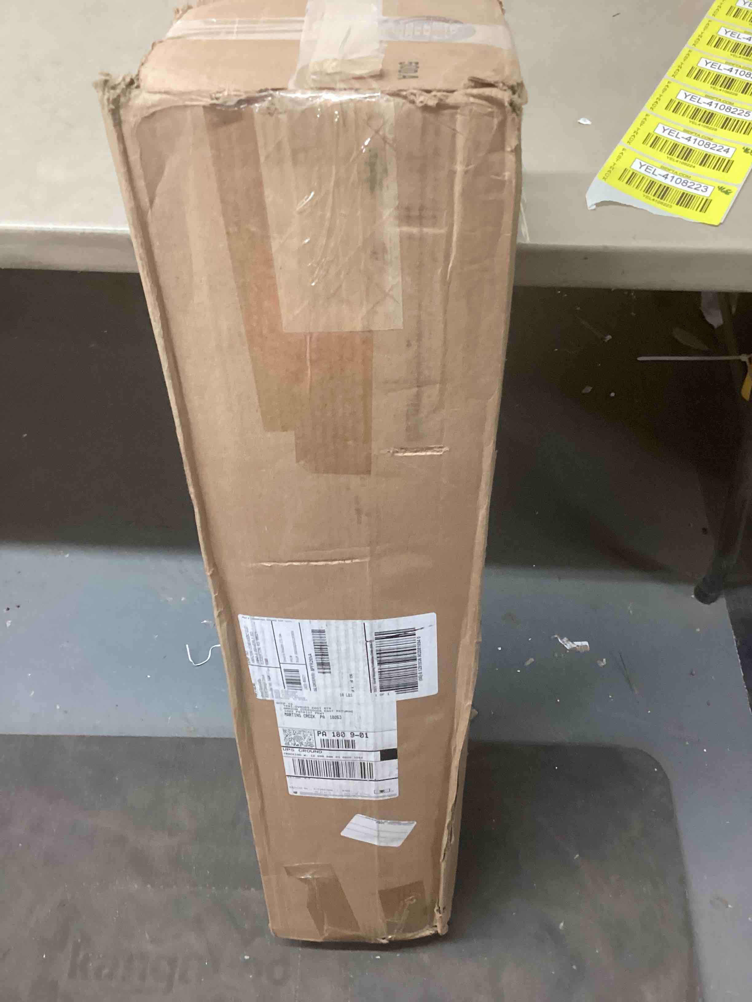 https://s3.amazonaws.com/lotting-images-prod/bidfta/YEL4108223_1686098909027.jpeg