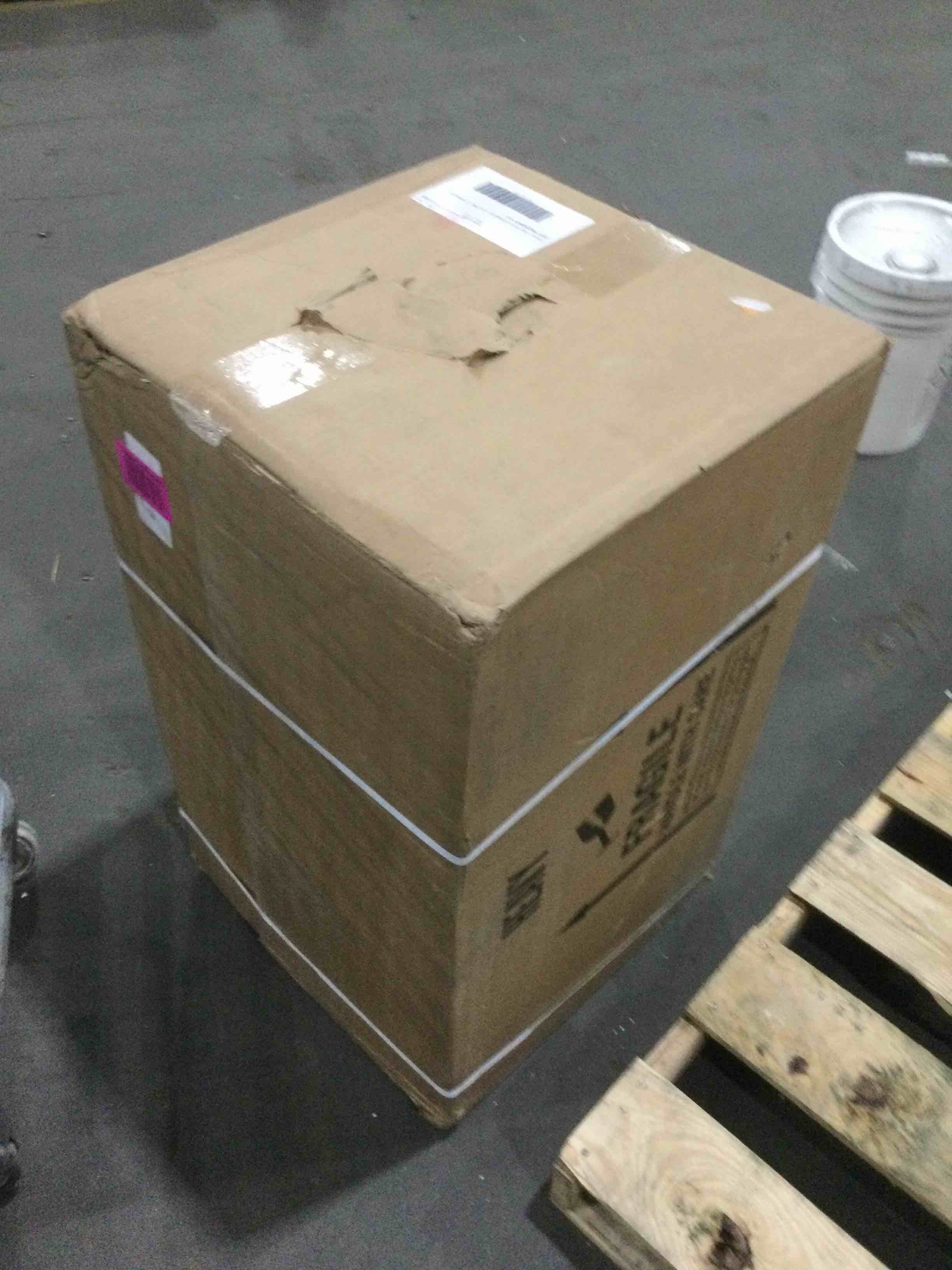 https://s3.amazonaws.com/lotting-images-prod/bidfta/YEL4137964_1702911669648.jpeg