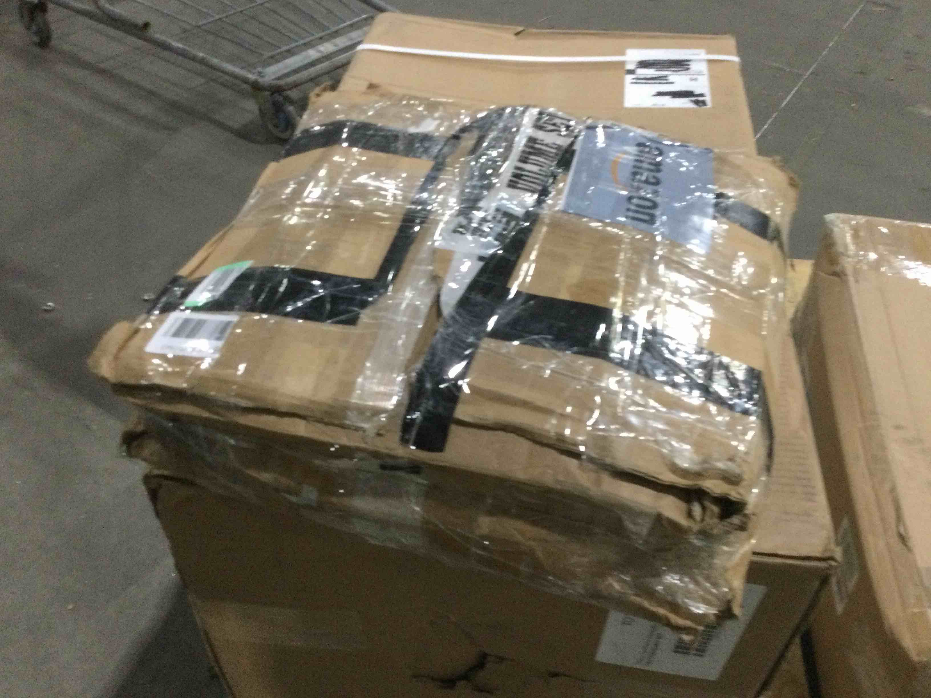 https://s3.amazonaws.com/lotting-images-prod/bidfta/YEL4137965_1702911560110.jpeg