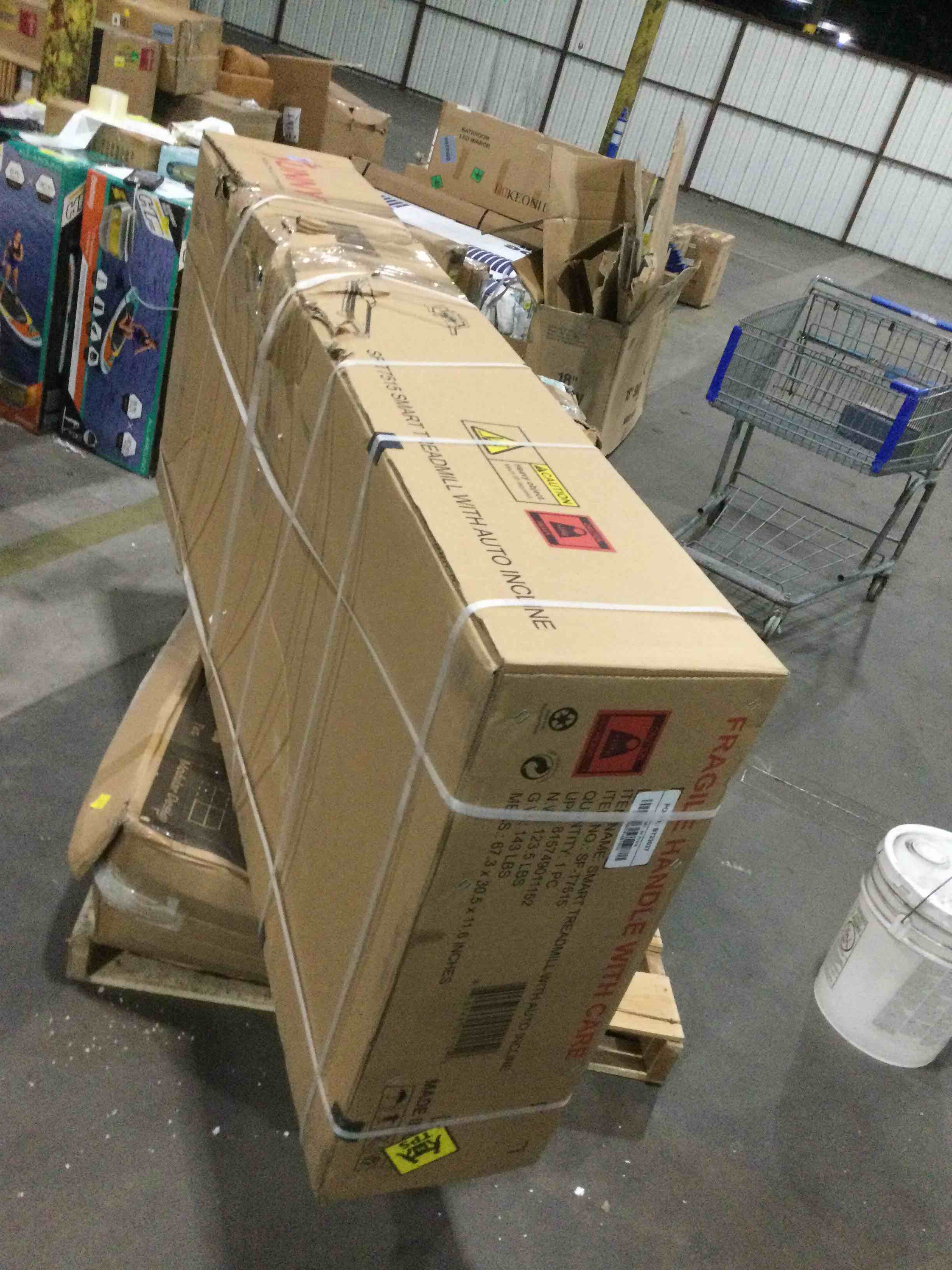https://s3.amazonaws.com/lotting-images-prod/bidfta/YEL4137985_1702910991821.jpeg