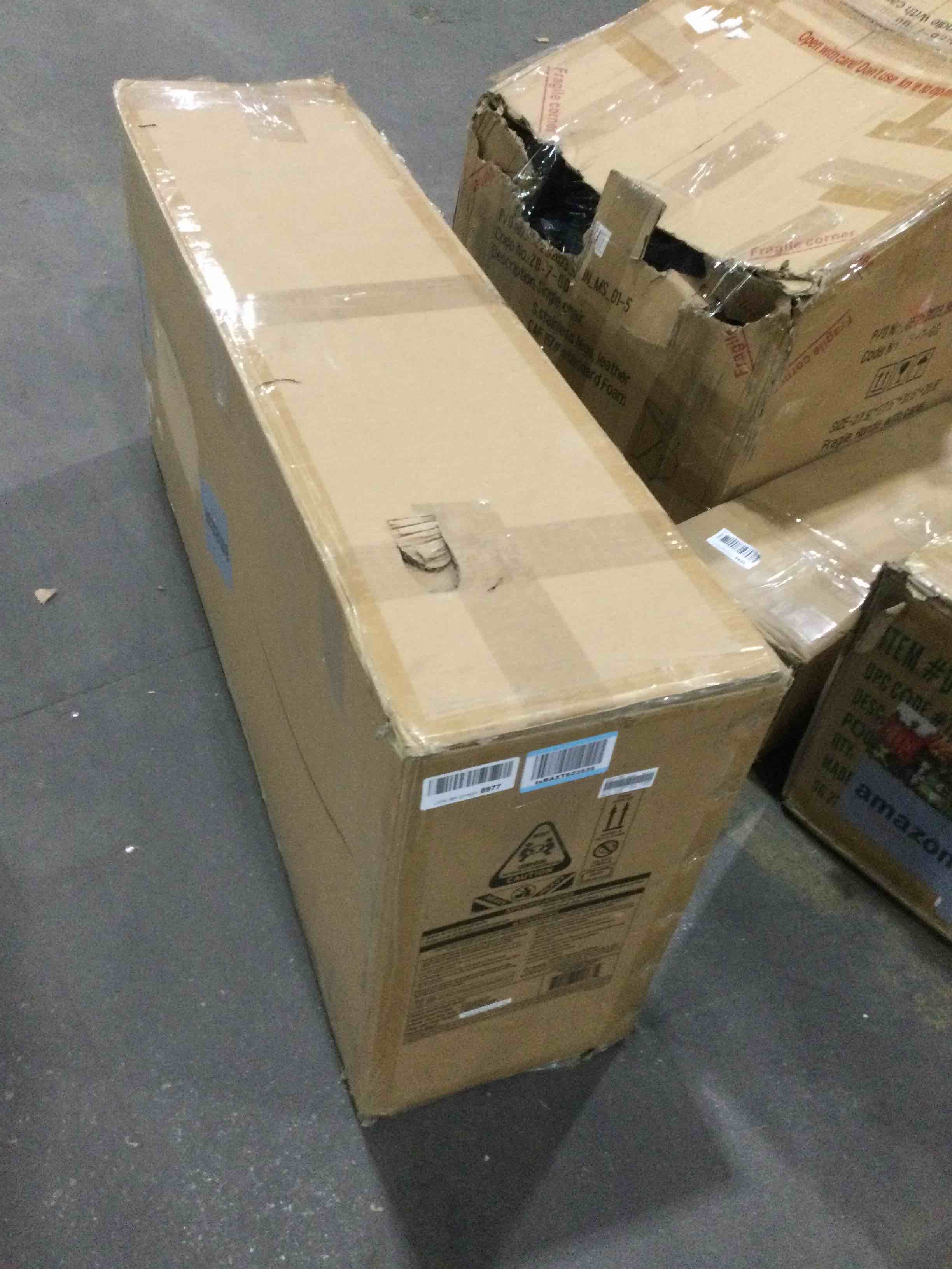https://s3.amazonaws.com/lotting-images-prod/bidfta/YEL4137990_1702922154313.jpeg