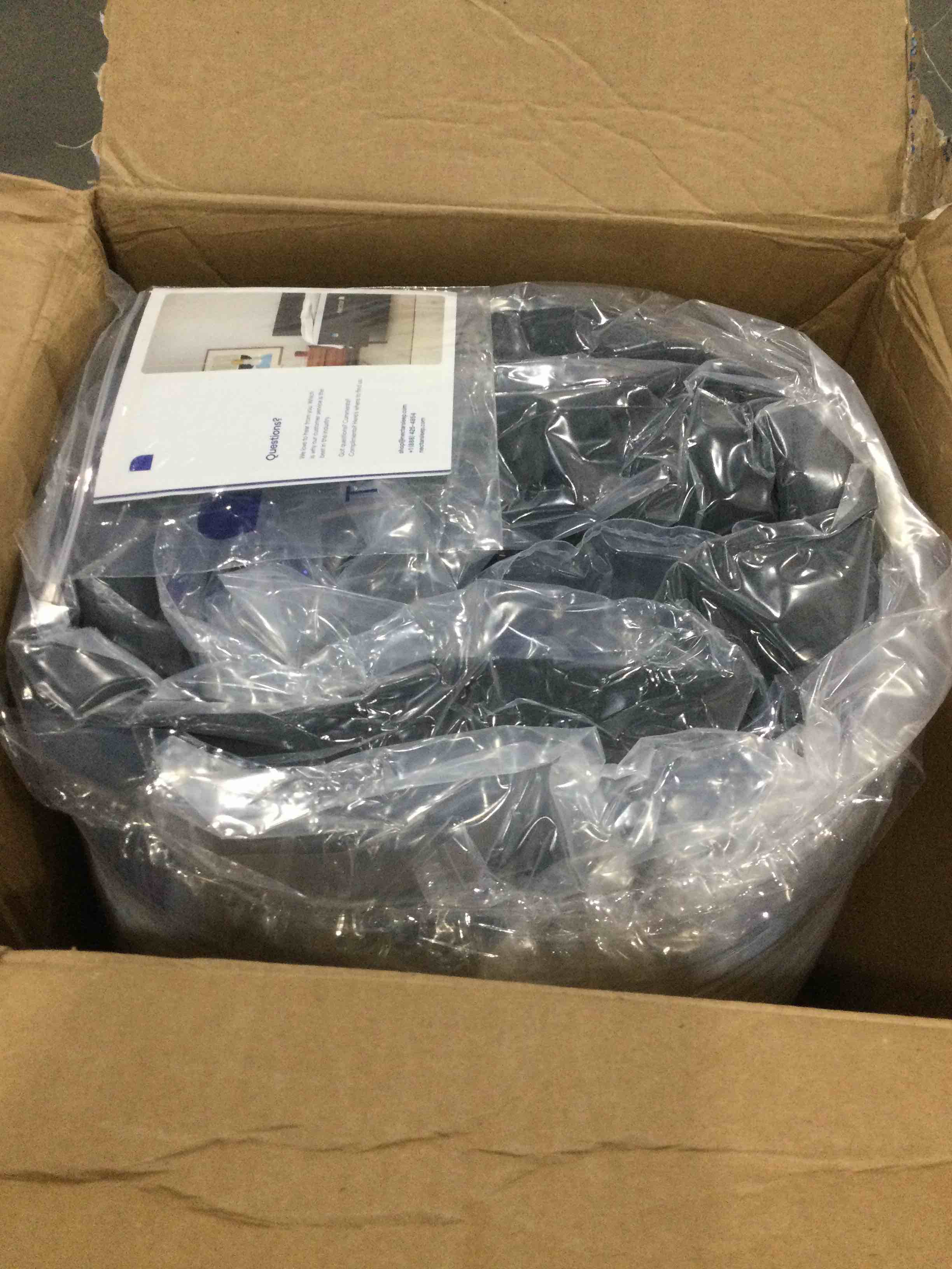 https://s3.amazonaws.com/lotting-images-prod/bidfta/YEL4138004_1702919046736.jpeg