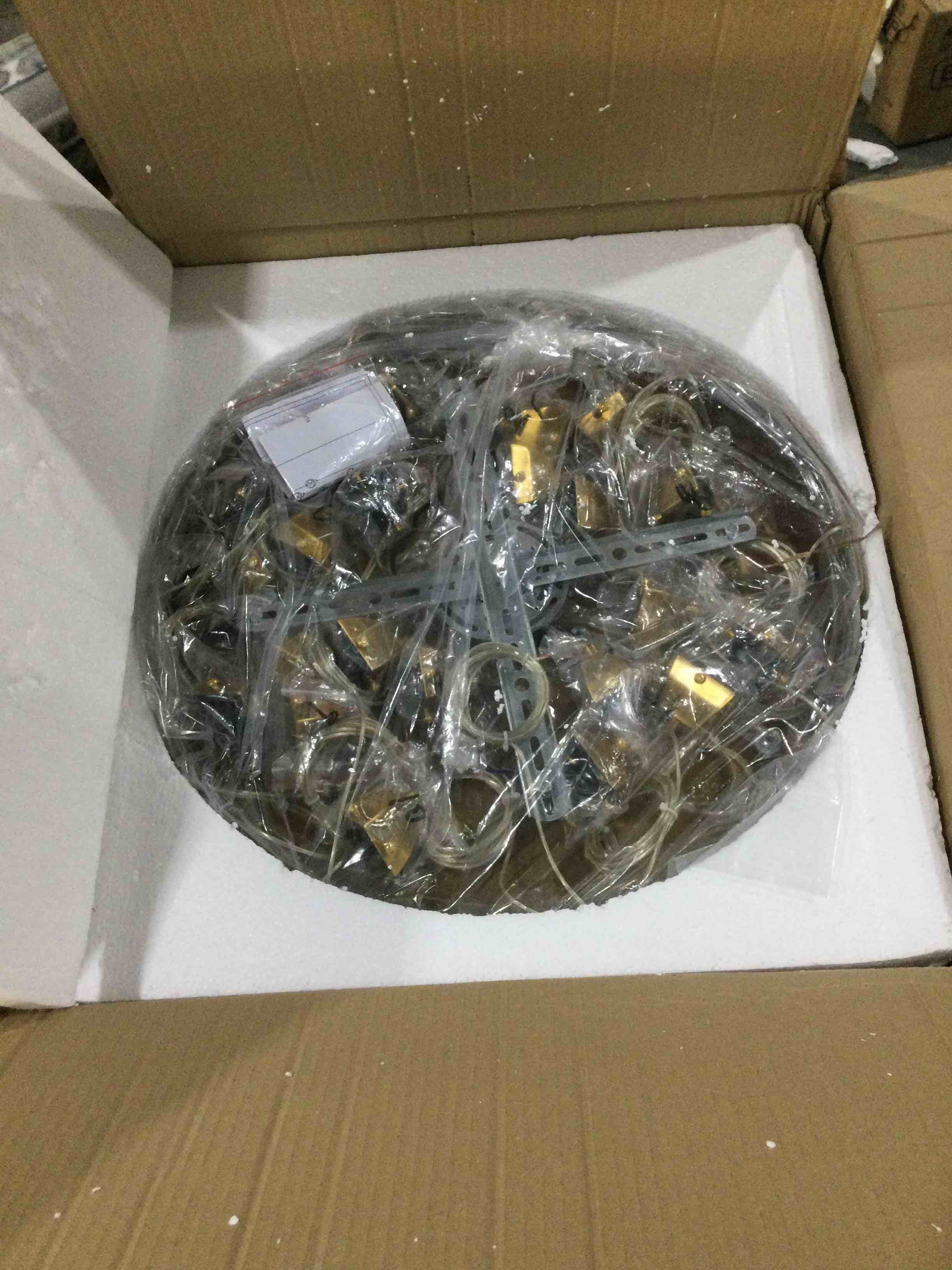 https://s3.amazonaws.com/lotting-images-prod/bidfta/YEL4138029_1702933345297.jpeg