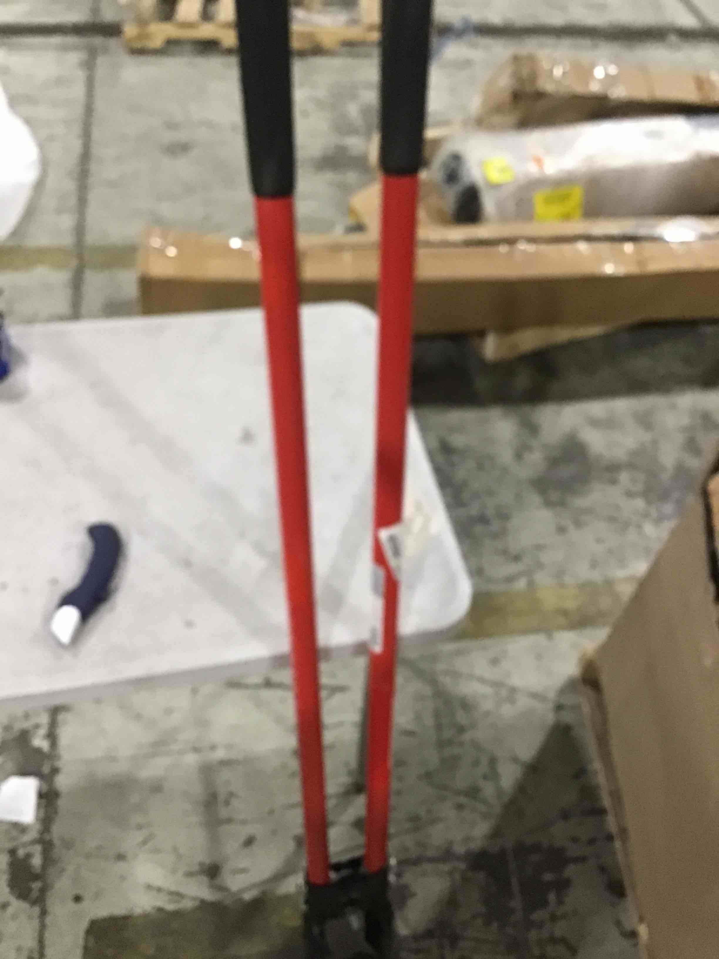 https://s3.amazonaws.com/lotting-images-prod/bidfta/YEL4139917_1713968032347.jpeg