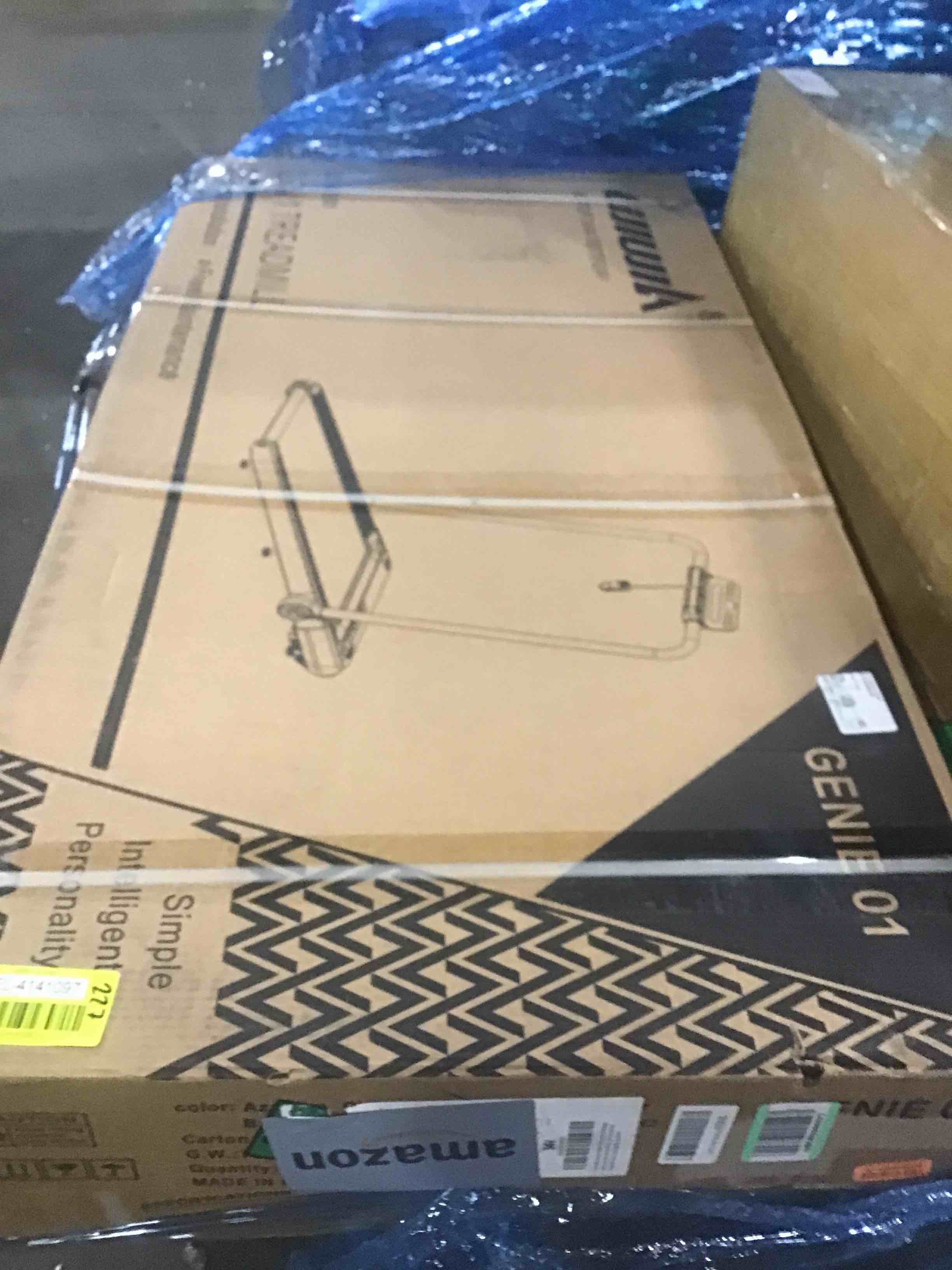 https://s3.amazonaws.com/lotting-images-prod/bidfta/YEL4141097_1706901336237.jpeg