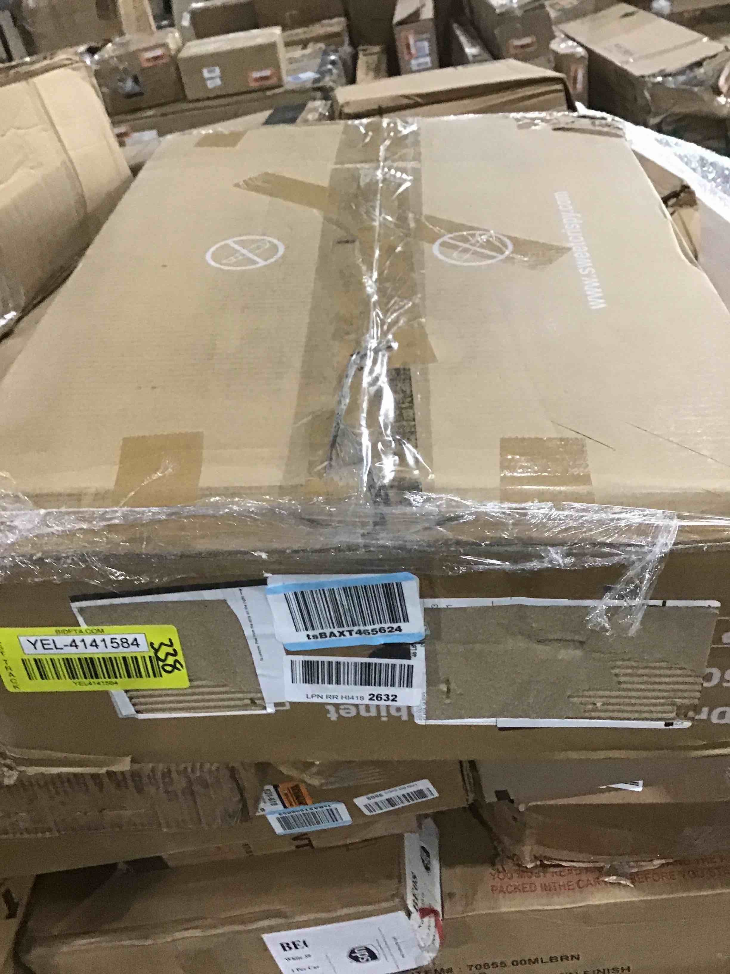 https://s3.amazonaws.com/lotting-images-prod/bidfta/YEL4141584_1707939842096.jpeg