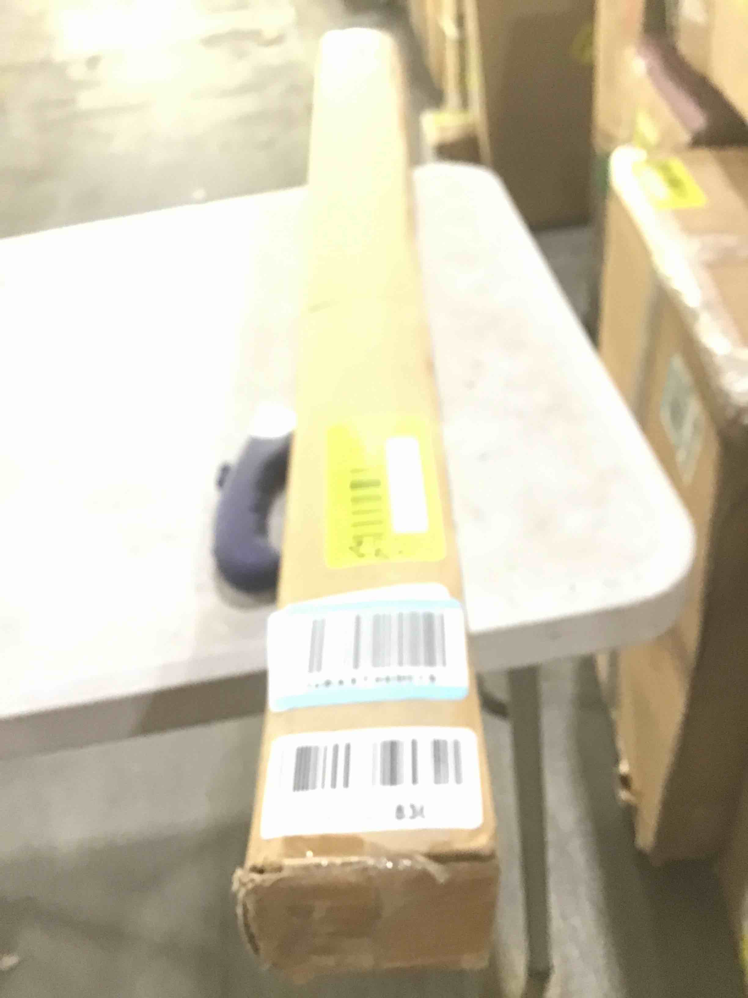https://s3.amazonaws.com/lotting-images-prod/bidfta/YEL4141592_1707945661681.jpeg