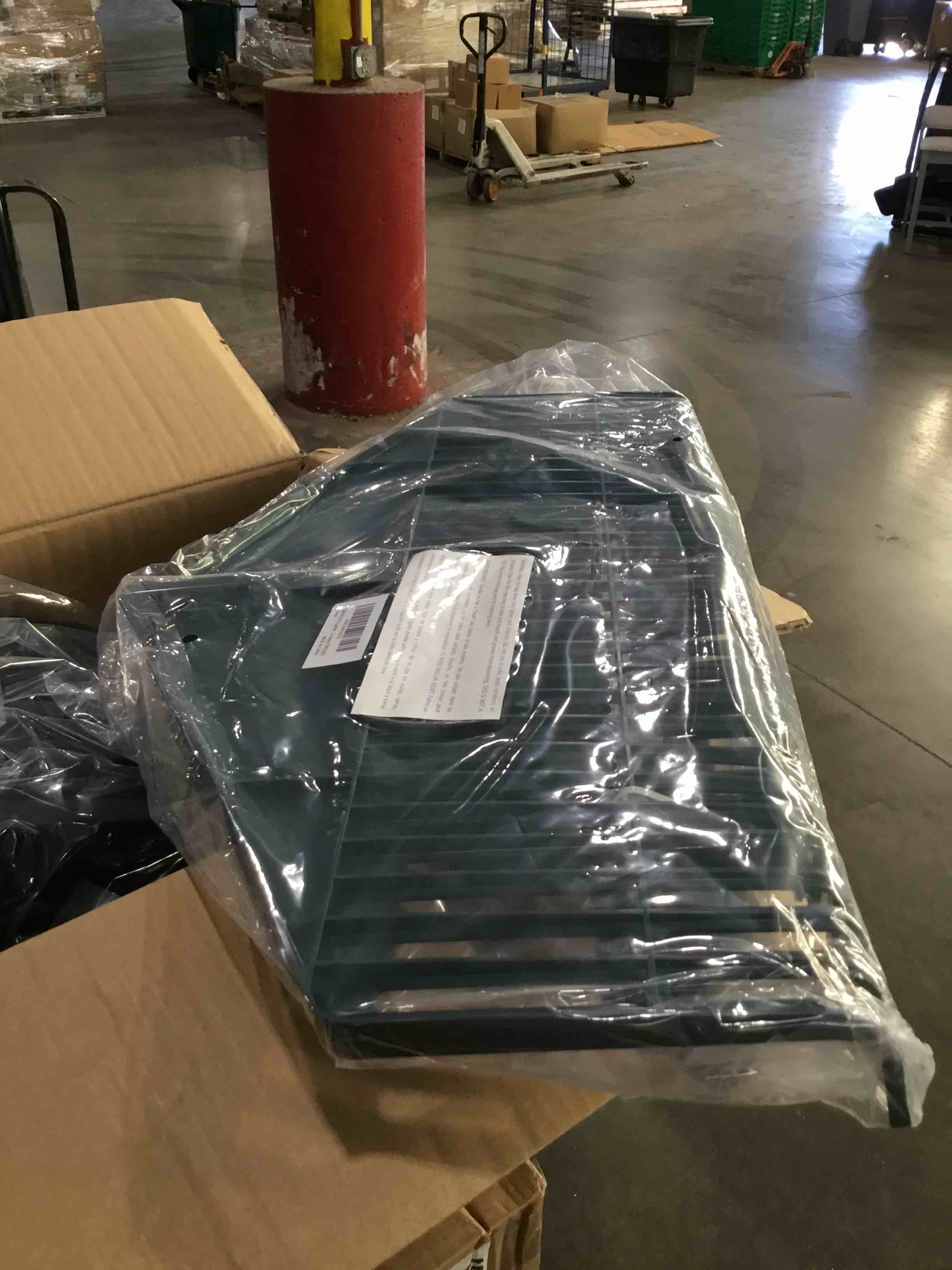 https://s3.amazonaws.com/lotting-images-prod/bidfta/YEL4143276_1697728027599.jpeg
