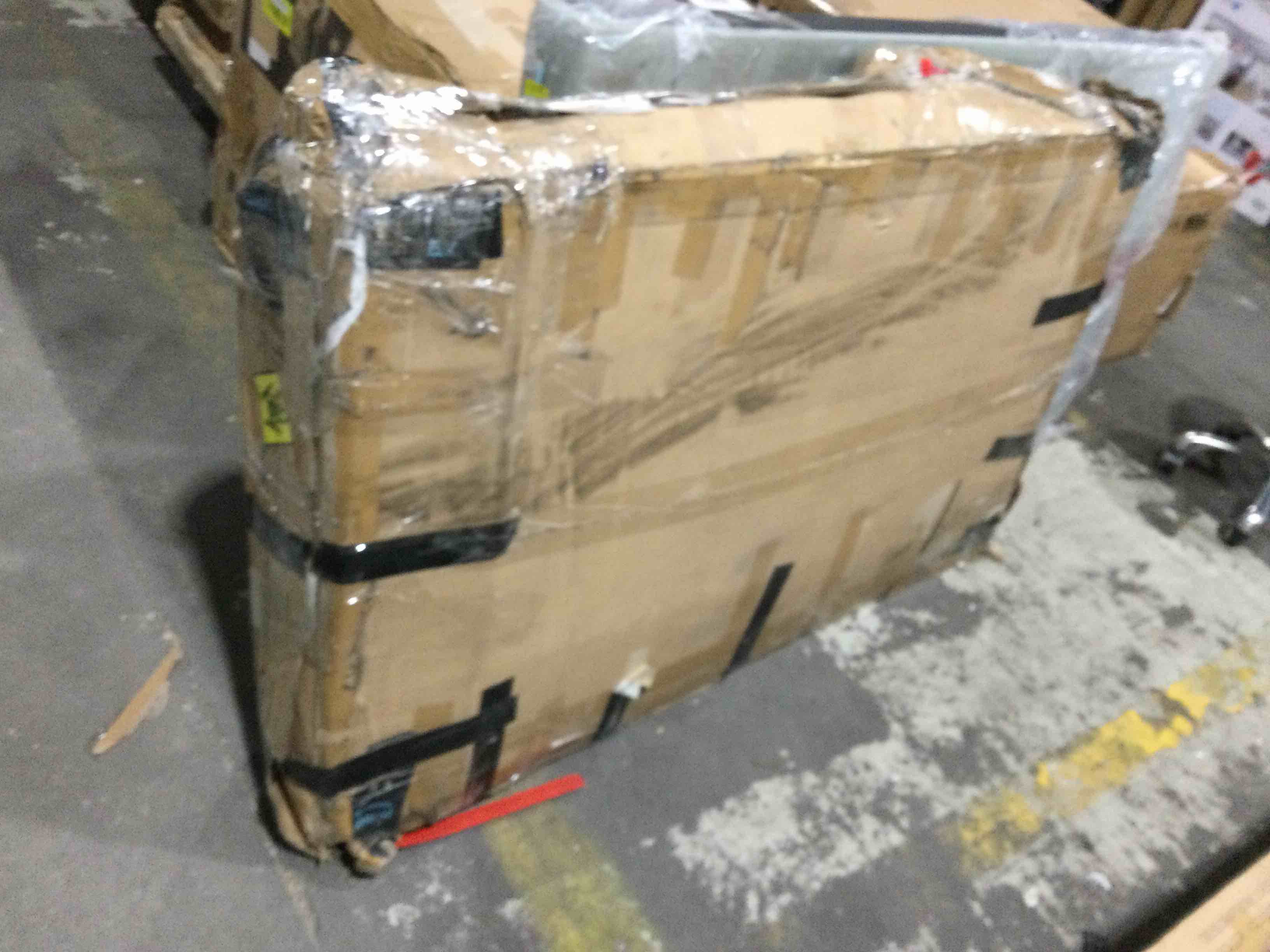https://s3.amazonaws.com/lotting-images-prod/bidfta/YEL4144078_1695998135585.jpeg