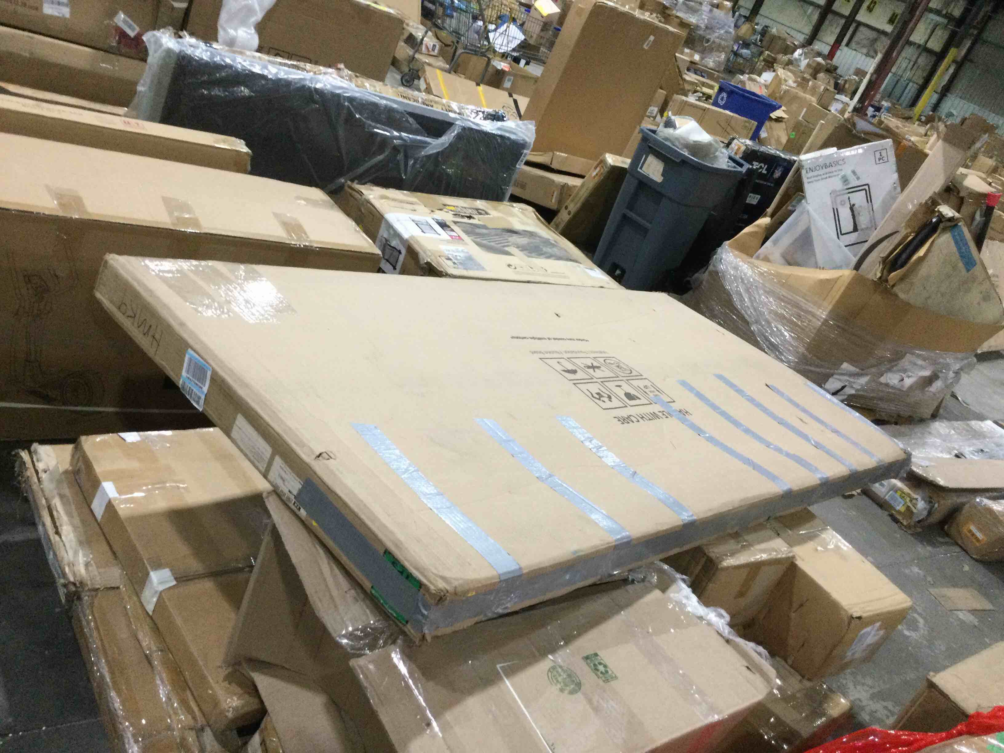 https://s3.amazonaws.com/lotting-images-prod/bidfta/YEL4144080_1695998857898.jpeg