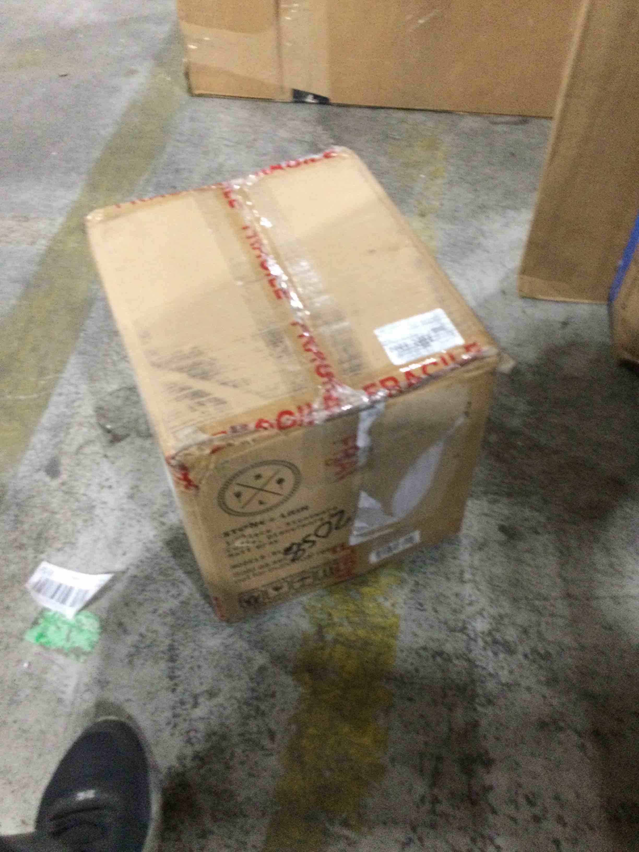 https://s3.amazonaws.com/lotting-images-prod/bidfta/YEL4144130_1696015437742.jpeg