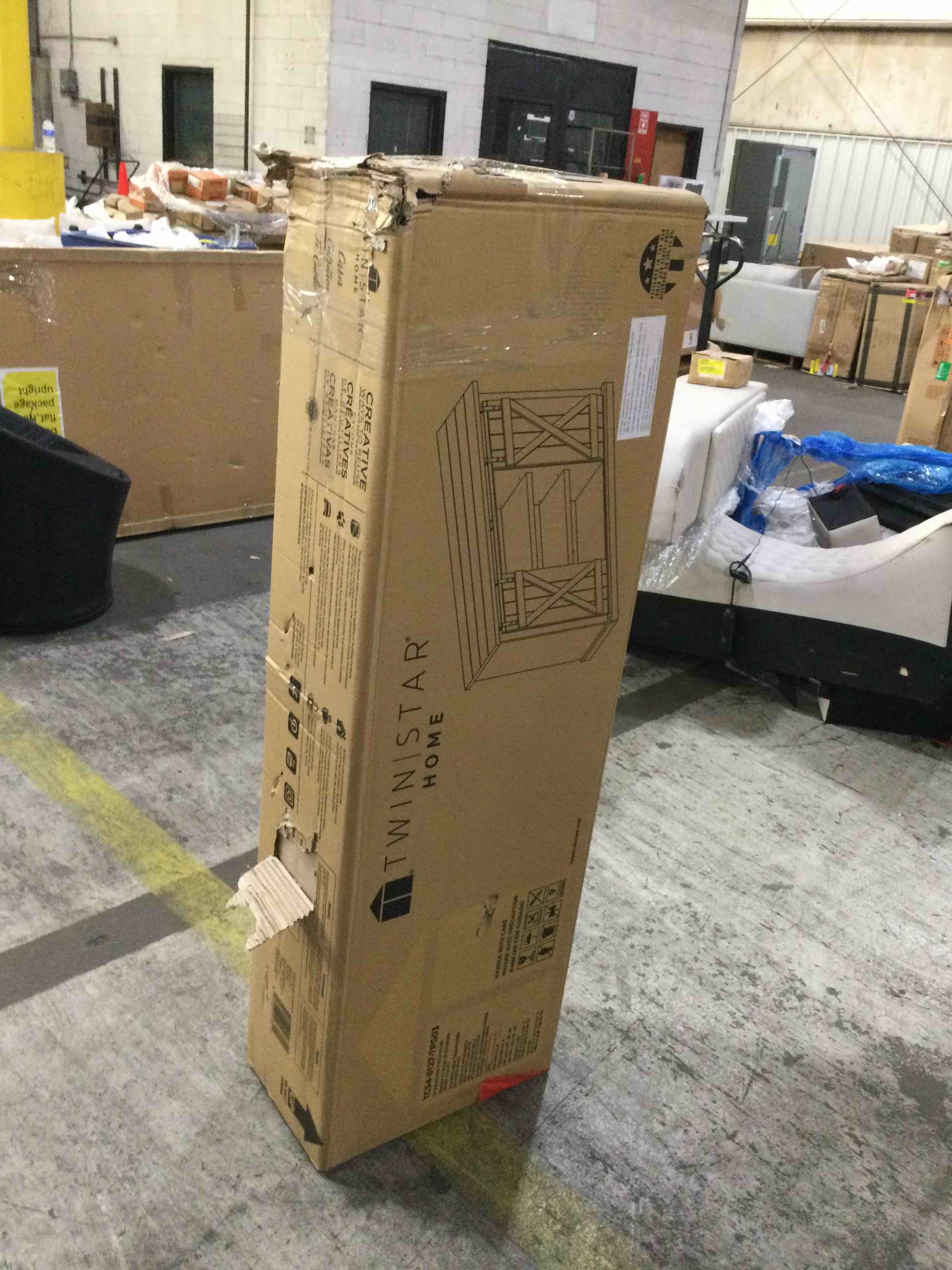 https://s3.amazonaws.com/lotting-images-prod/bidfta/YEL4144202_1696357804735.jpeg