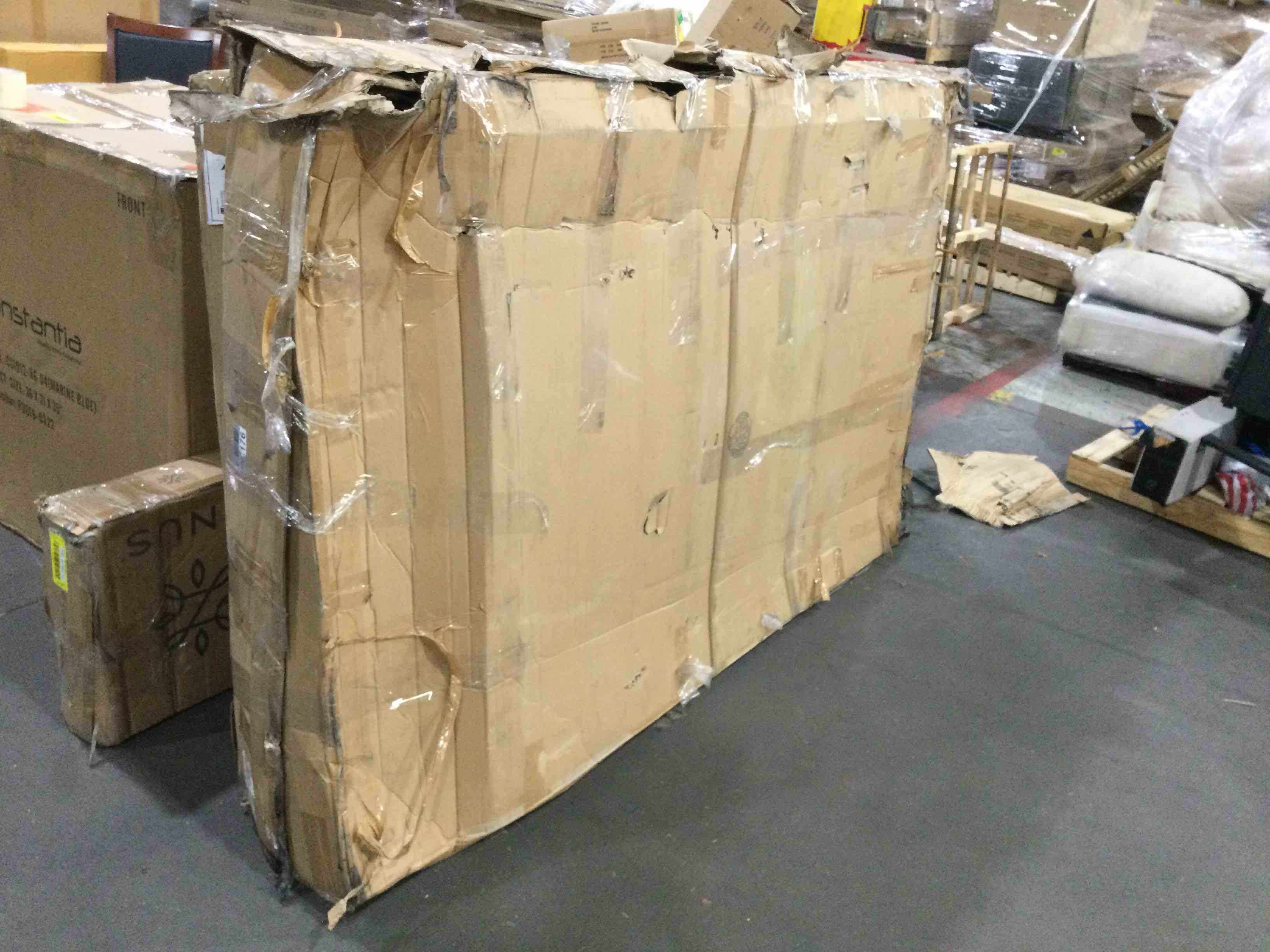 https://s3.amazonaws.com/lotting-images-prod/bidfta/YEL4144211_1696344930603.jpeg