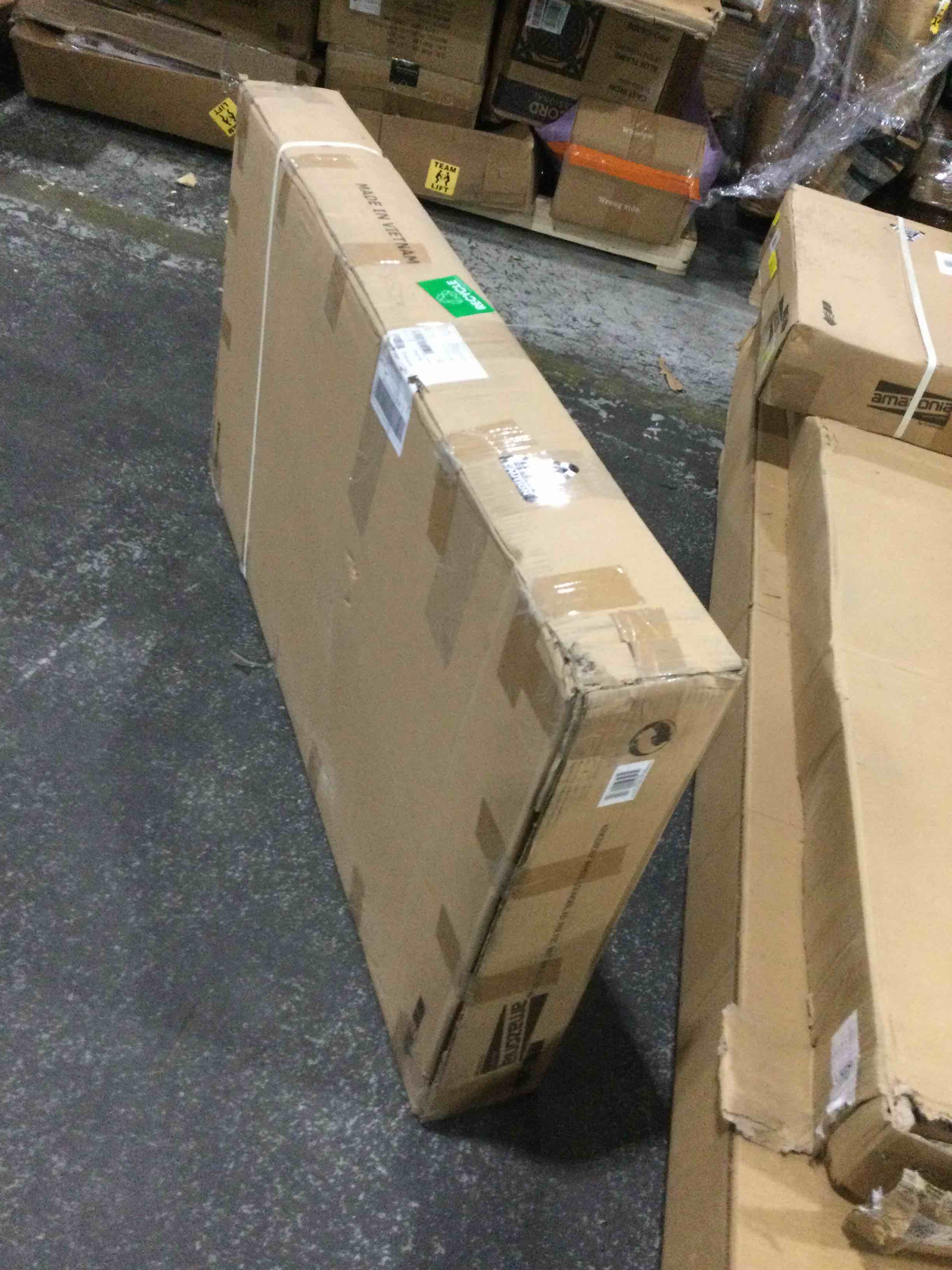 https://s3.amazonaws.com/lotting-images-prod/bidfta/YEL4144249_1696448172966.jpeg