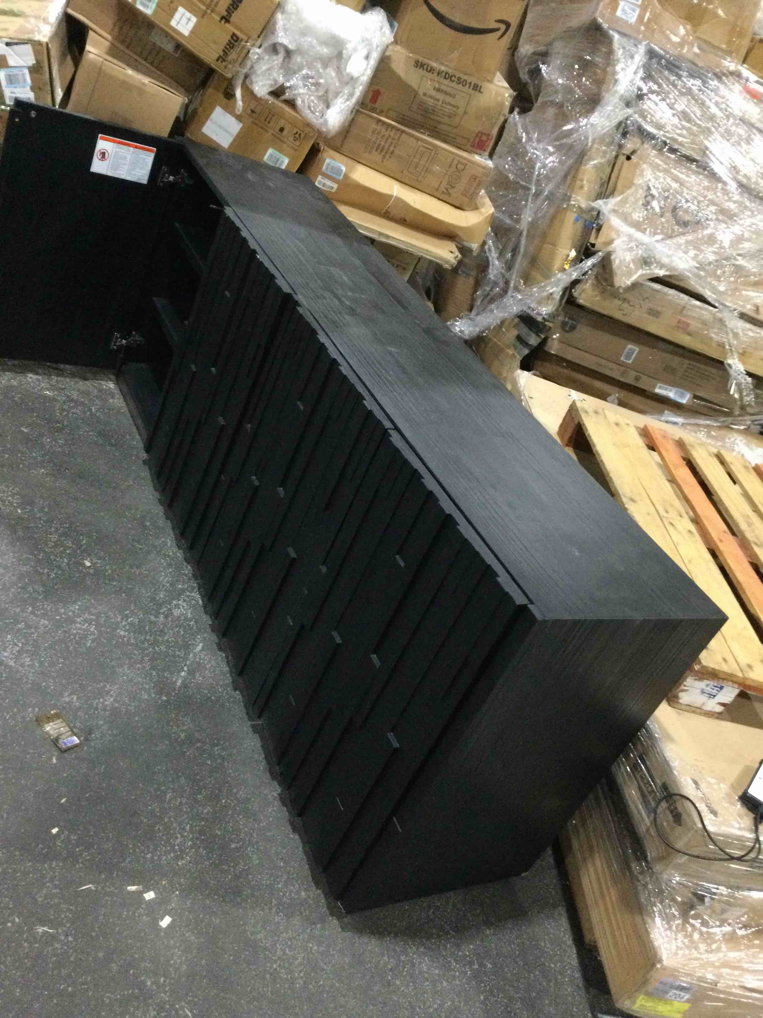 https://s3.amazonaws.com/lotting-images-prod/bidfta/YEL4144250_1696447740345.jpeg